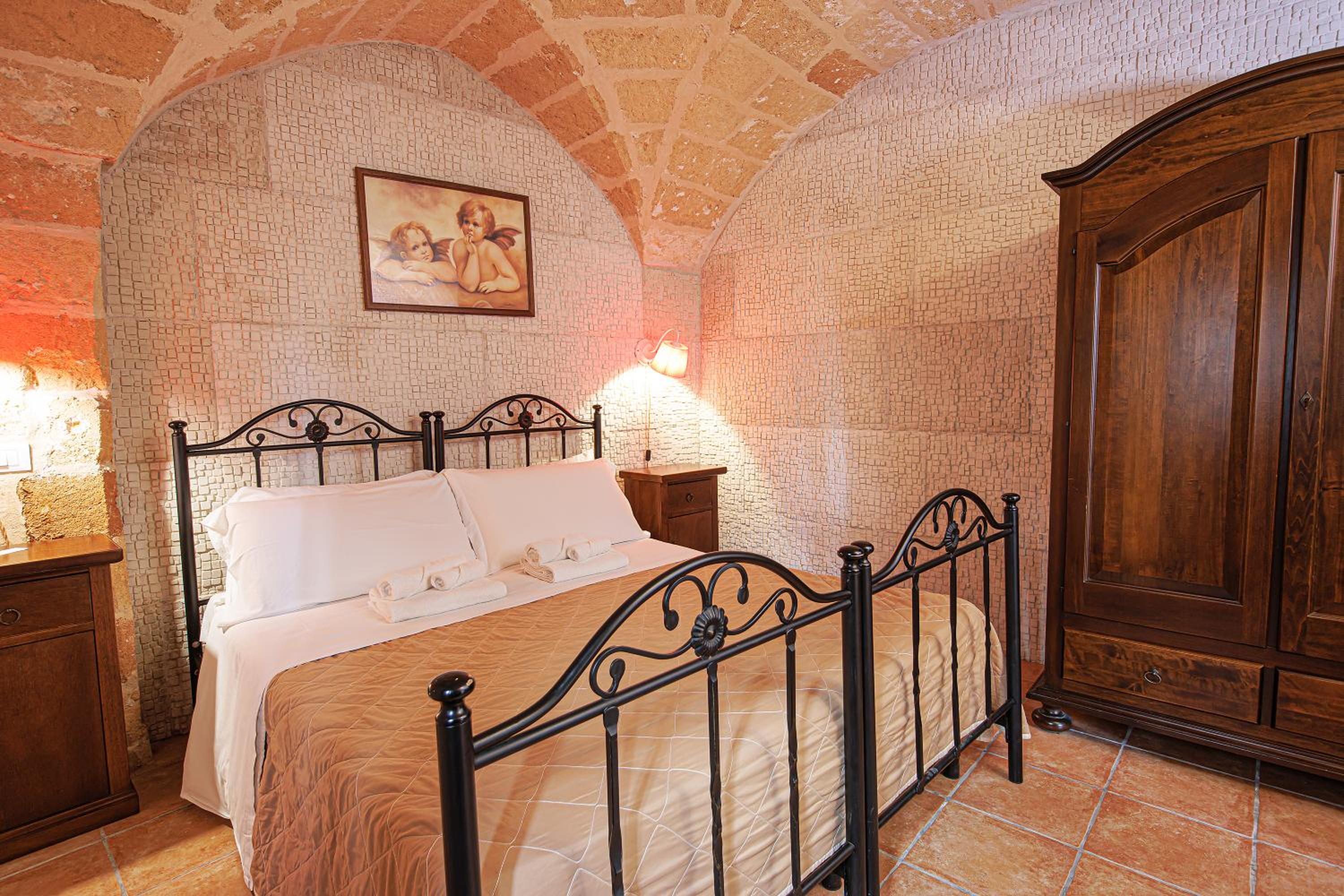 Exedra Holiday House