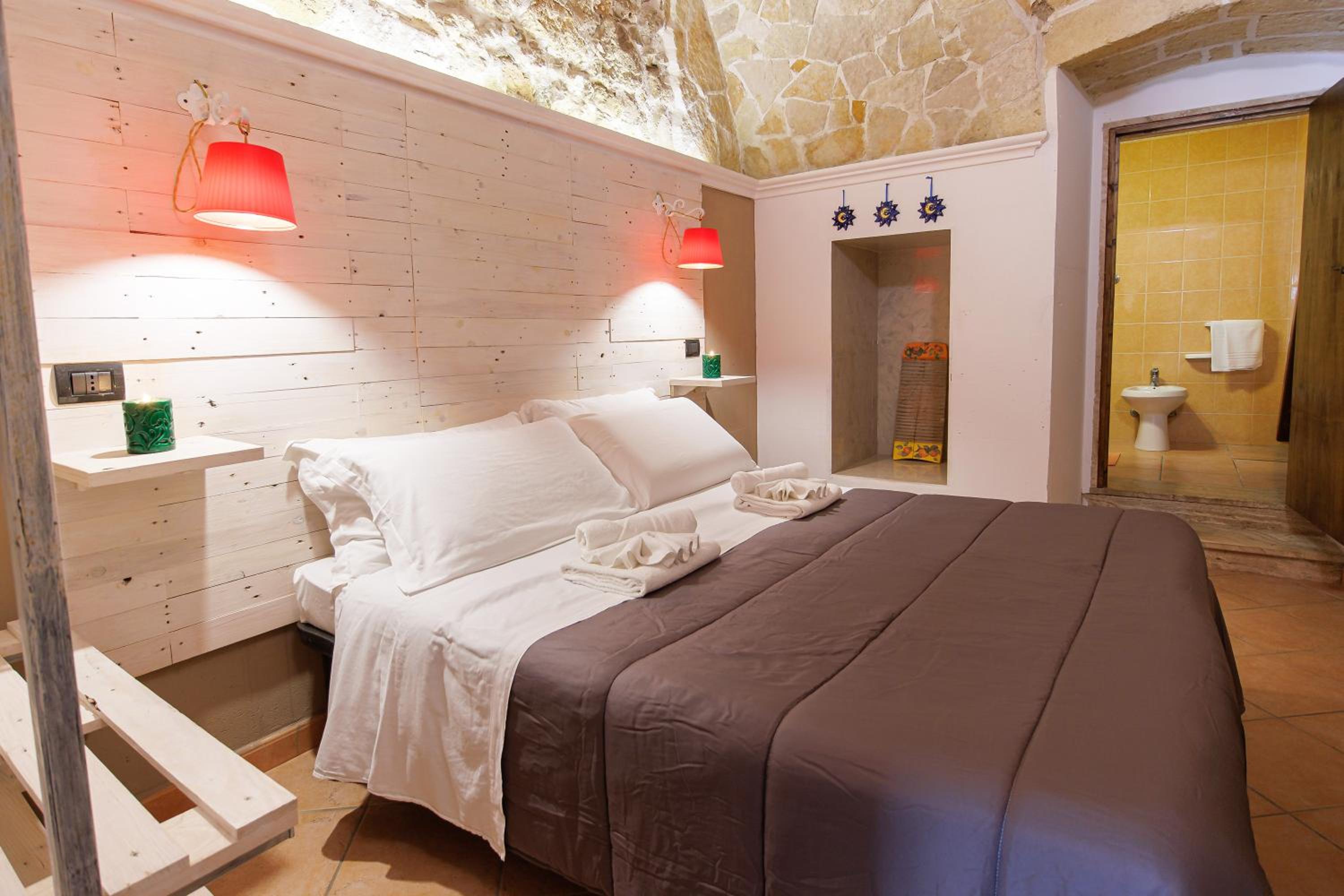 Exedra Holiday House