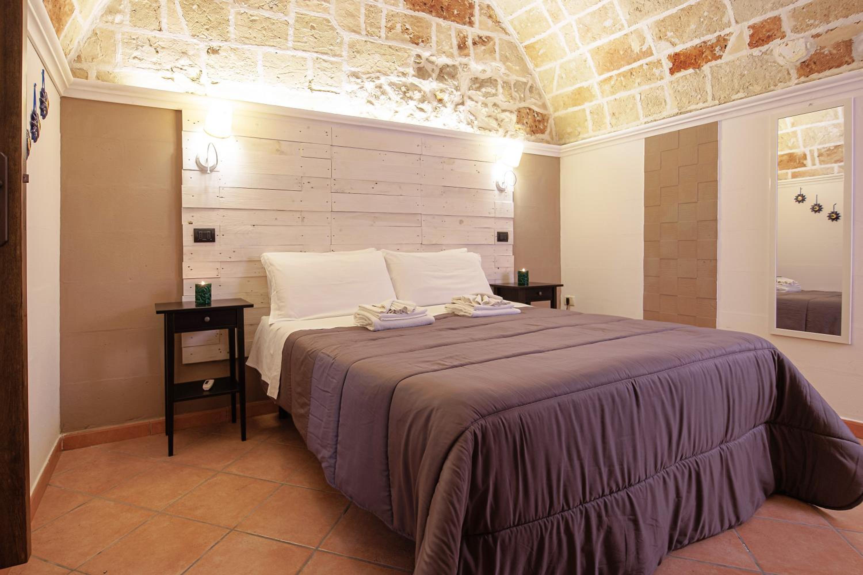 Exedra Holiday House