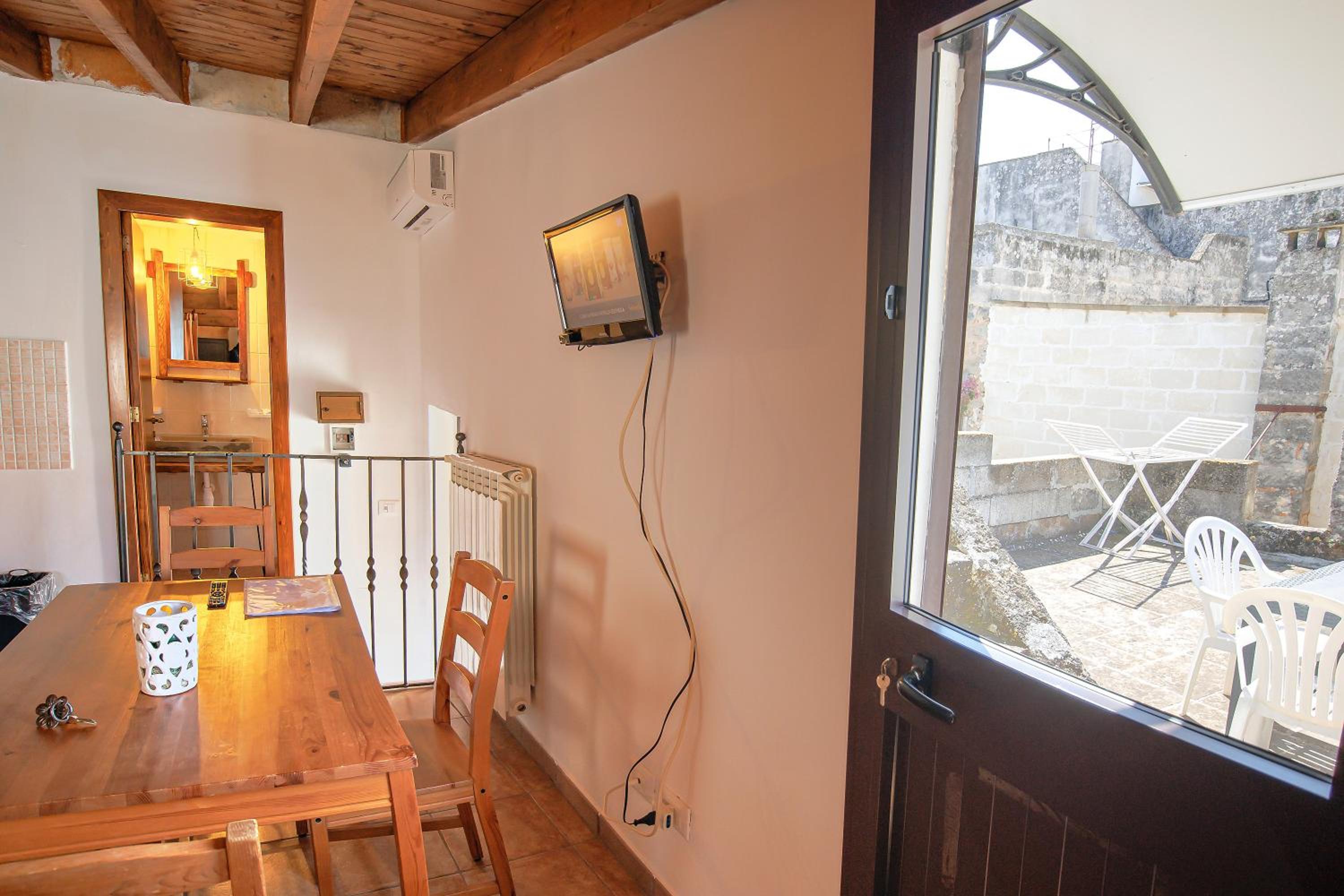 Exedra Holiday House