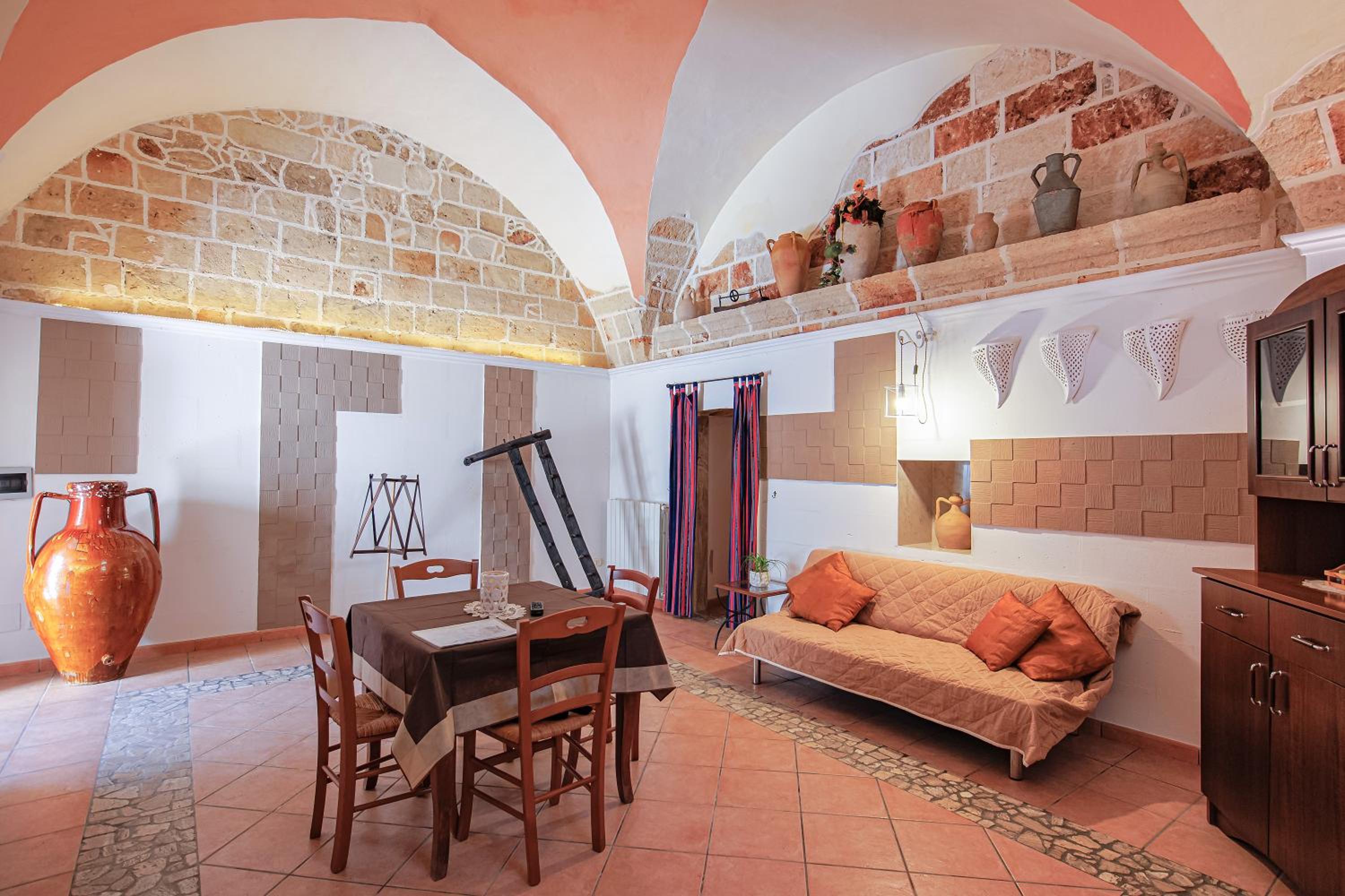 Exedra Holiday House