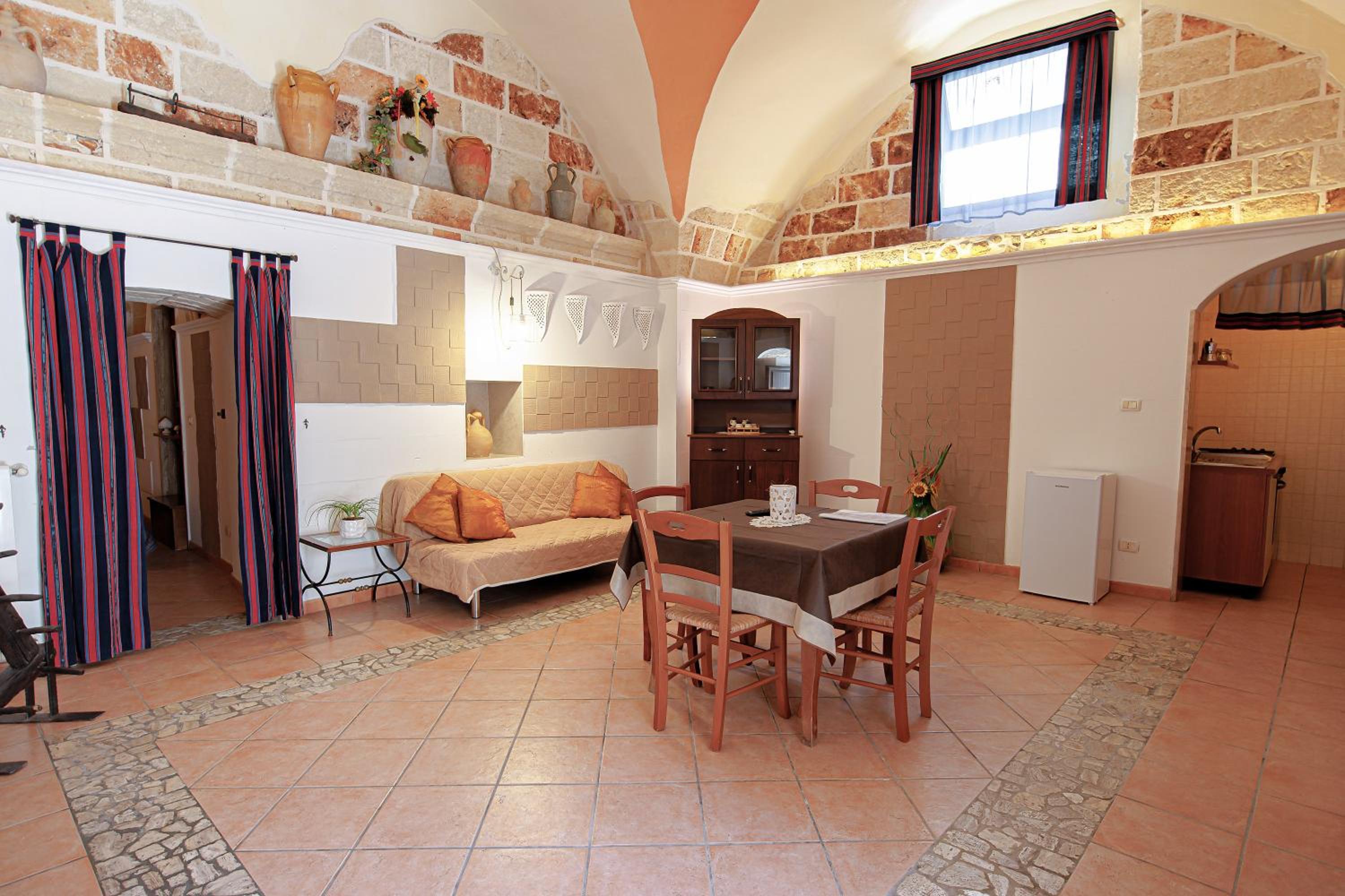 Exedra Holiday House