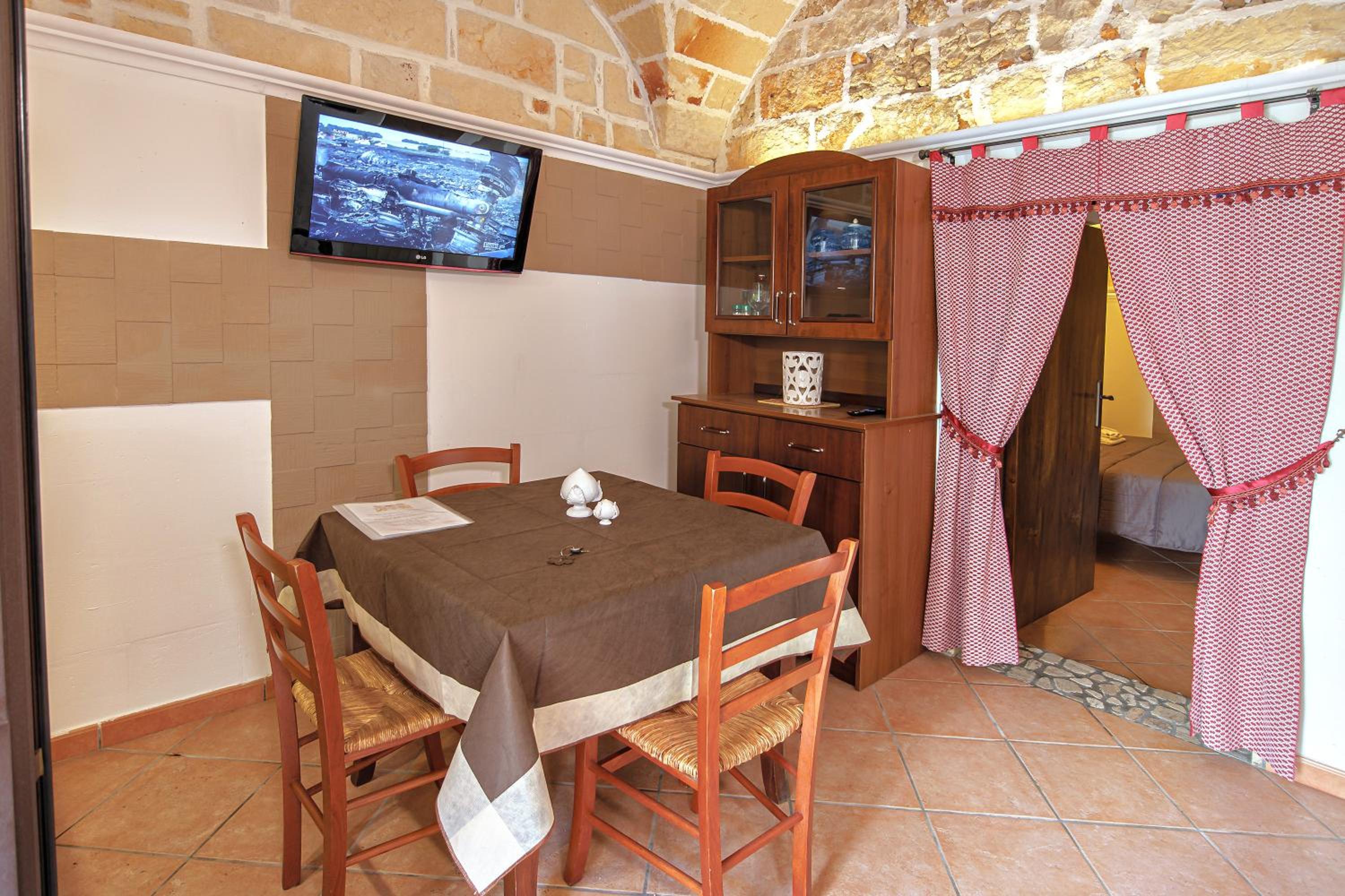 Exedra Holiday House