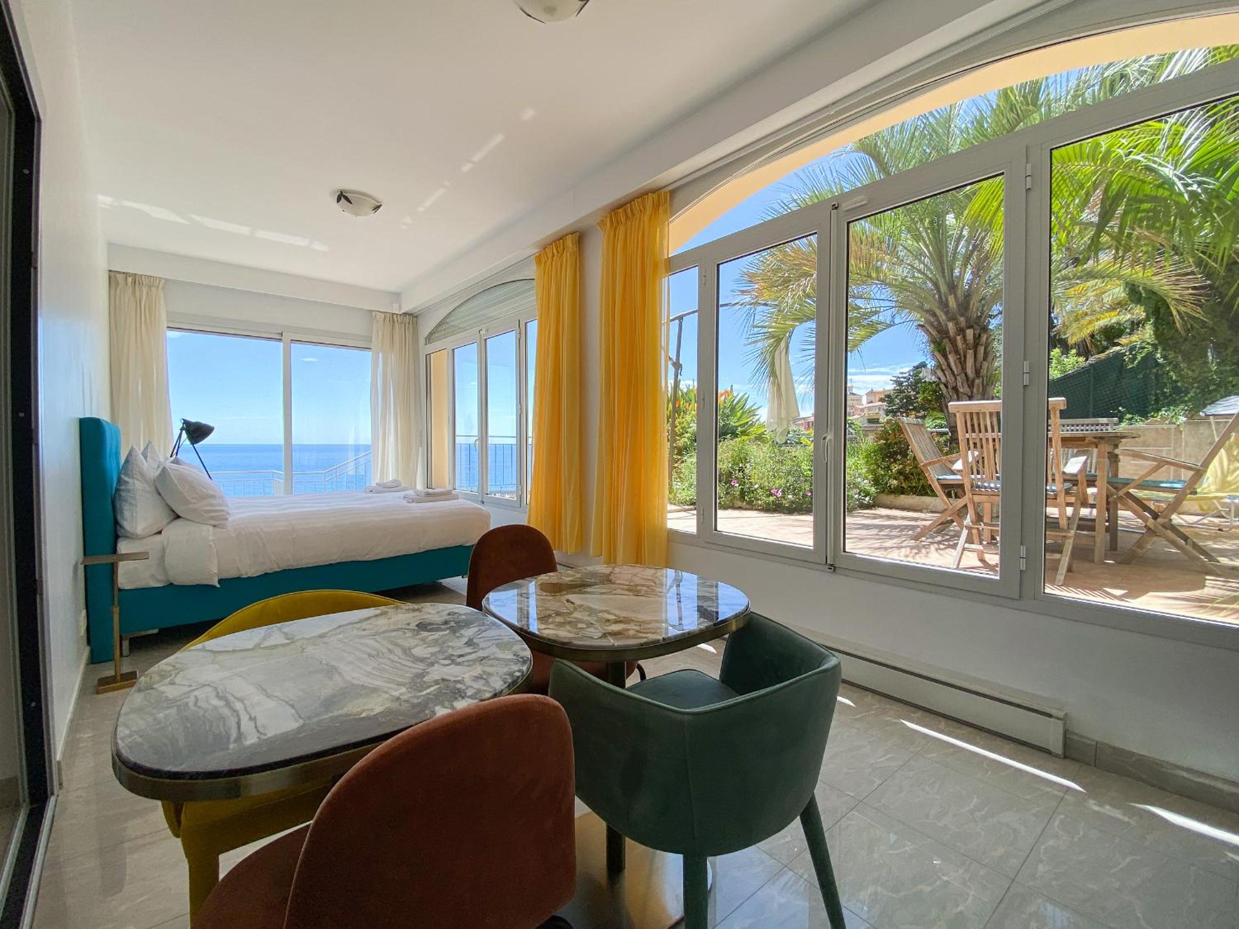 Villa l'ensoleillée vue panoramique mer, 250 m de la plage et du centre ville photo 4