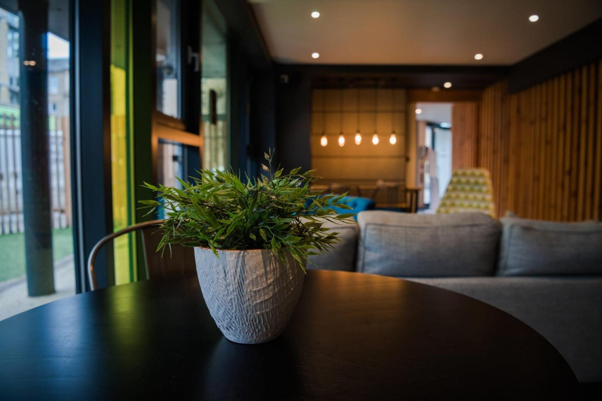 Bright Studios and Ensuite Bedrooms at McDonald Road in Edinburgh