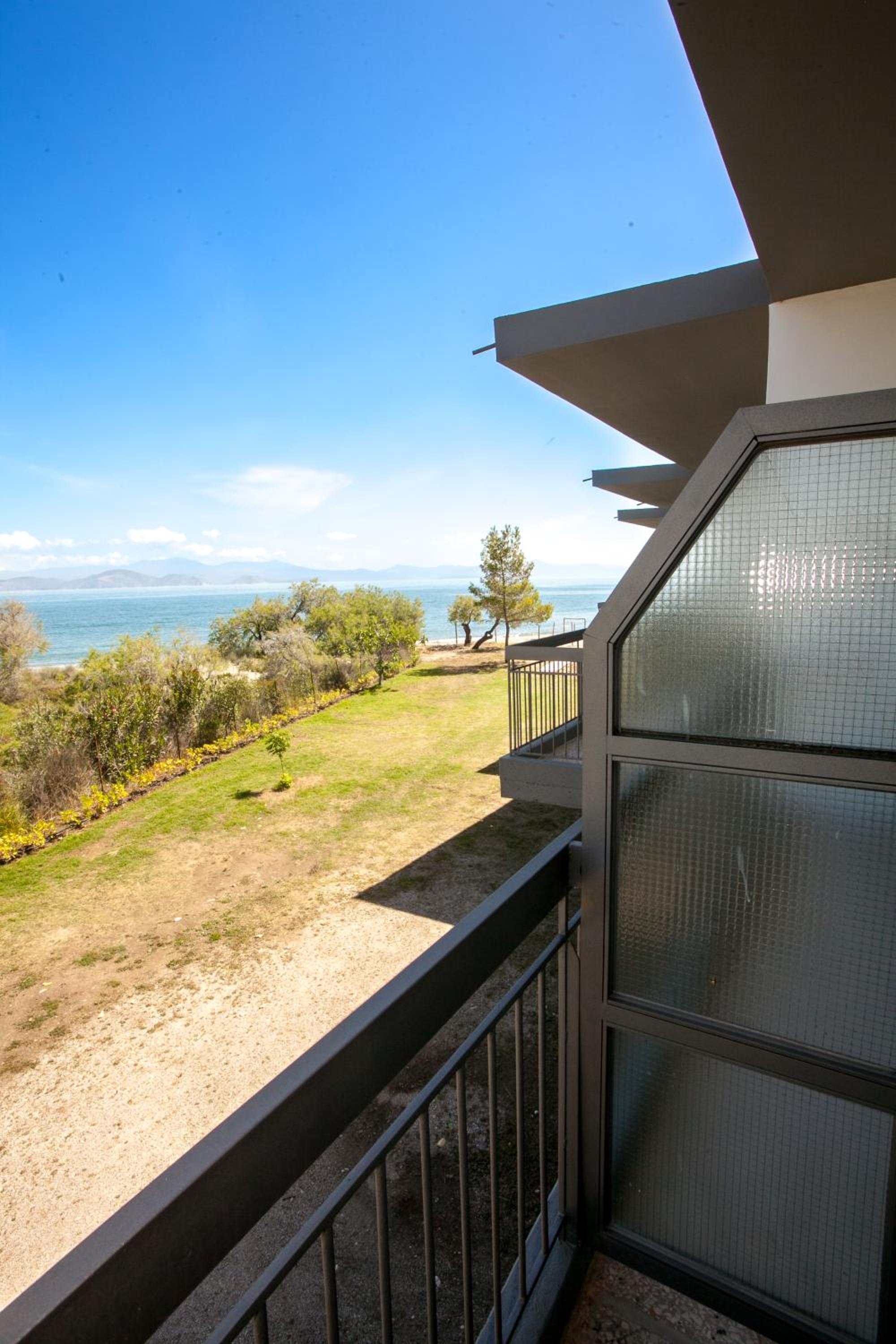 MariRena Plaza view 3
