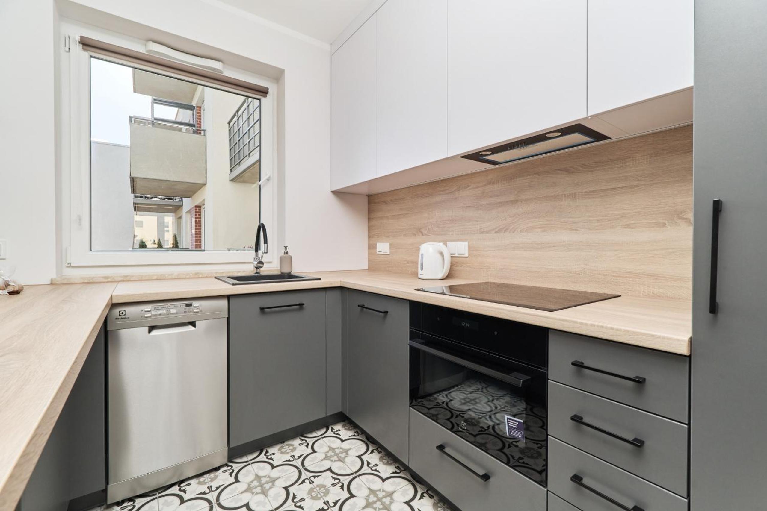 Siemianowicka Apartment with Balcony & Parking Wrocław by Renters