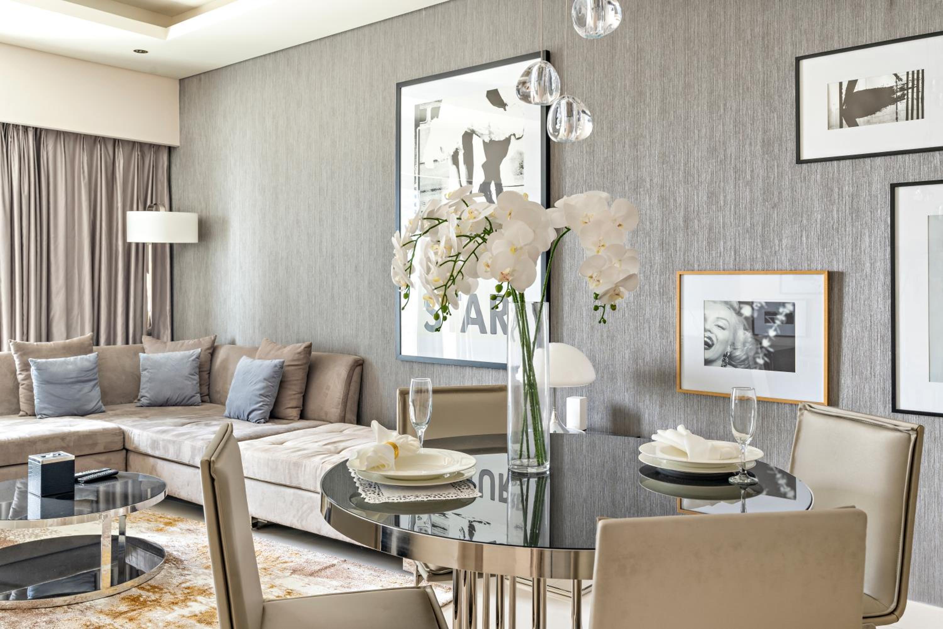 ALiving Luxury 1BR Paramount Towers Business Bay 6205