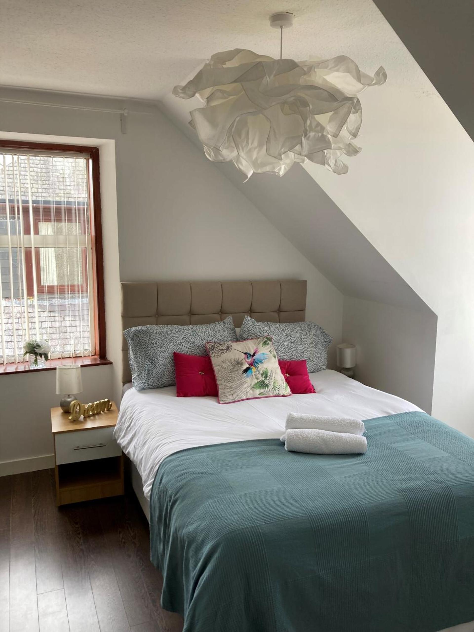2 Bedroom apartment, with free parking