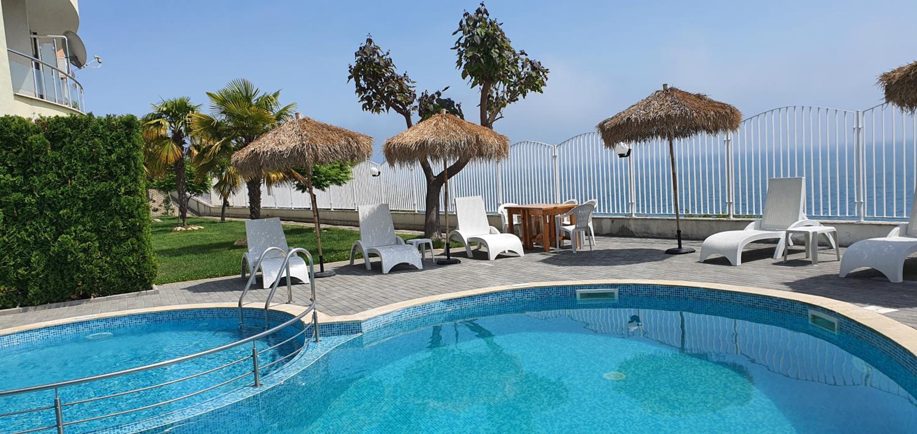 Hotel Alex Beach Apartment - Image 1