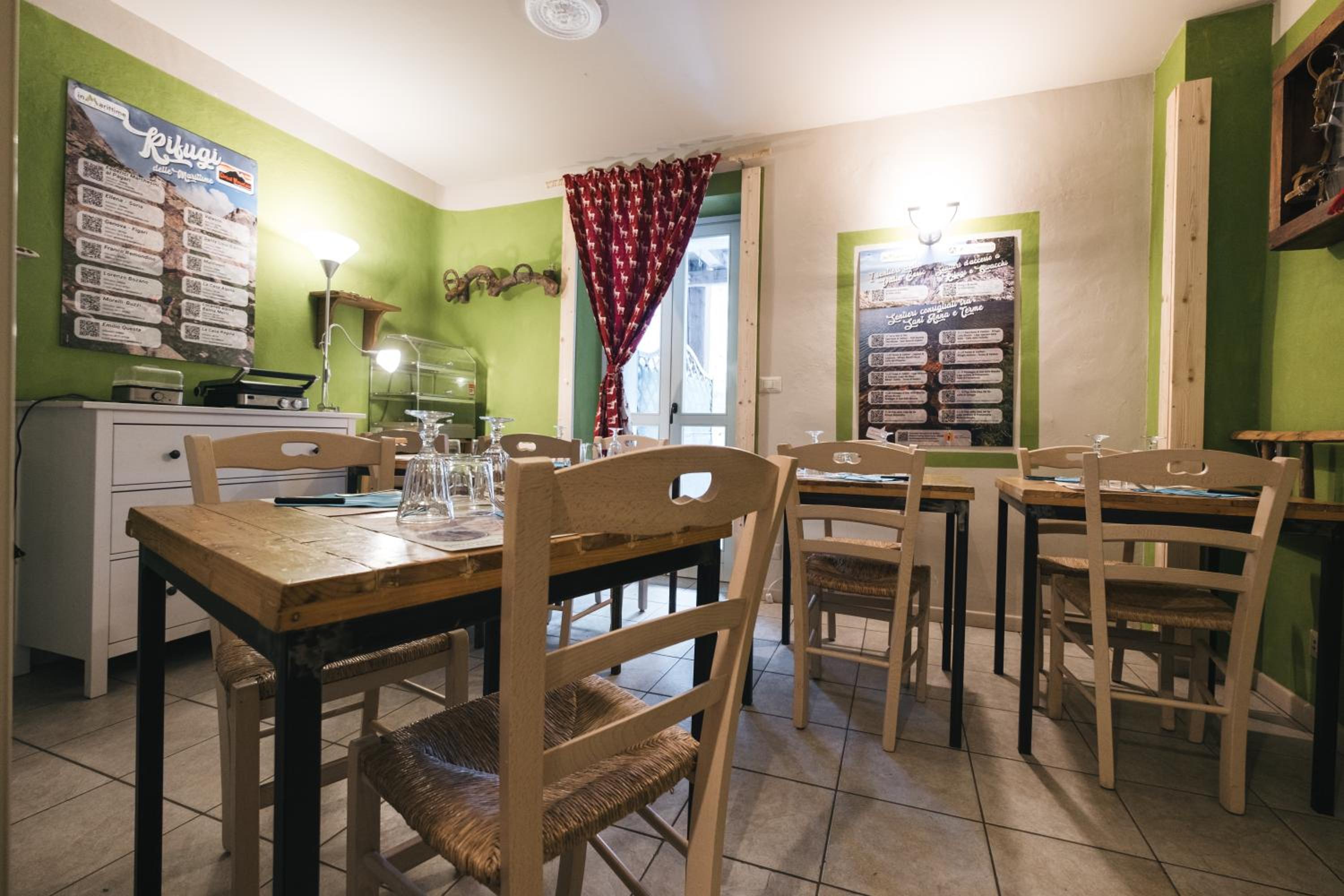 restaurant