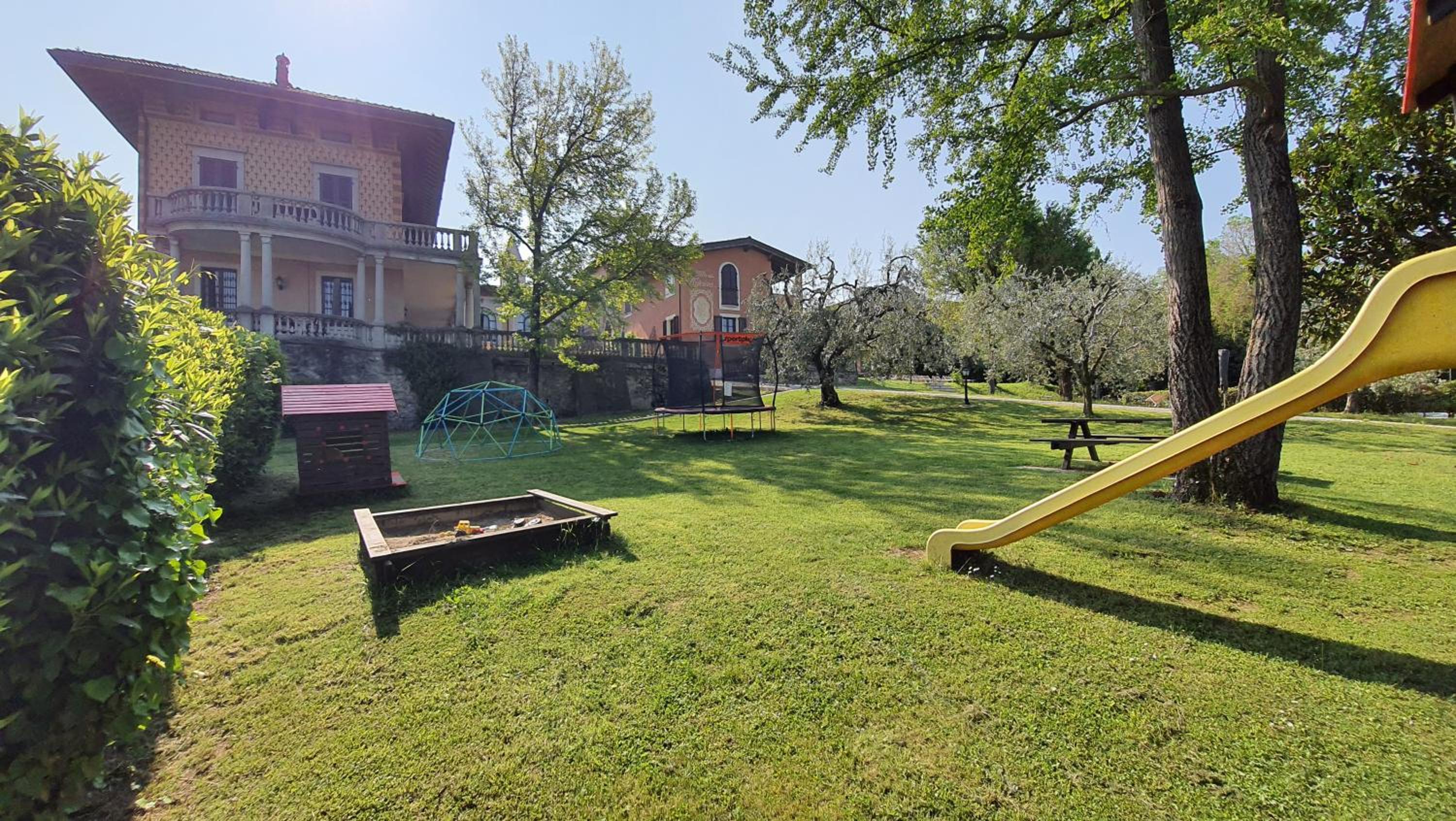 Photo 42