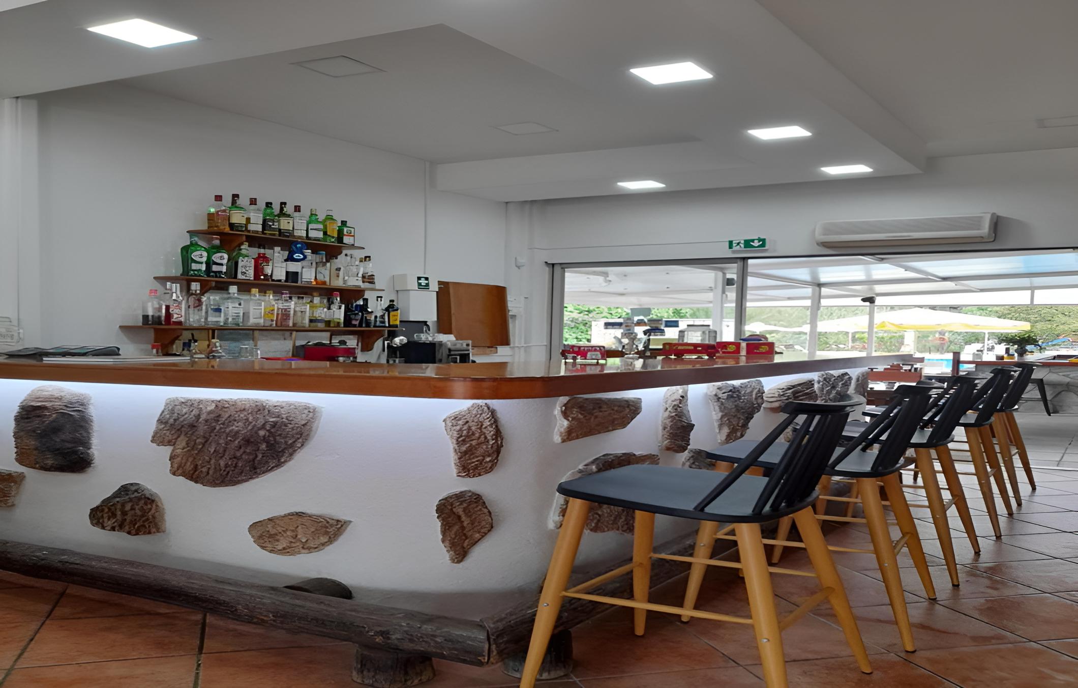 bar