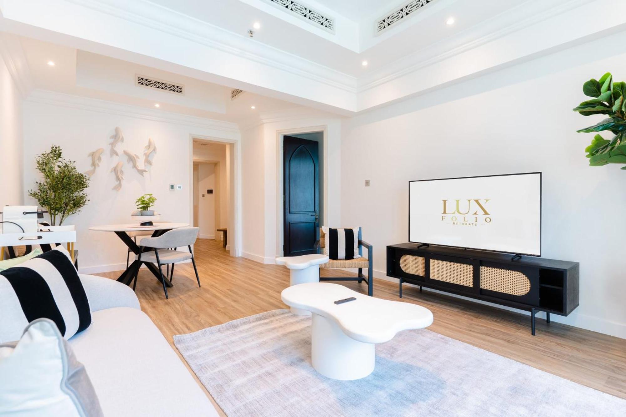 LUXFolio Retreats - Brand New - Full Burj View