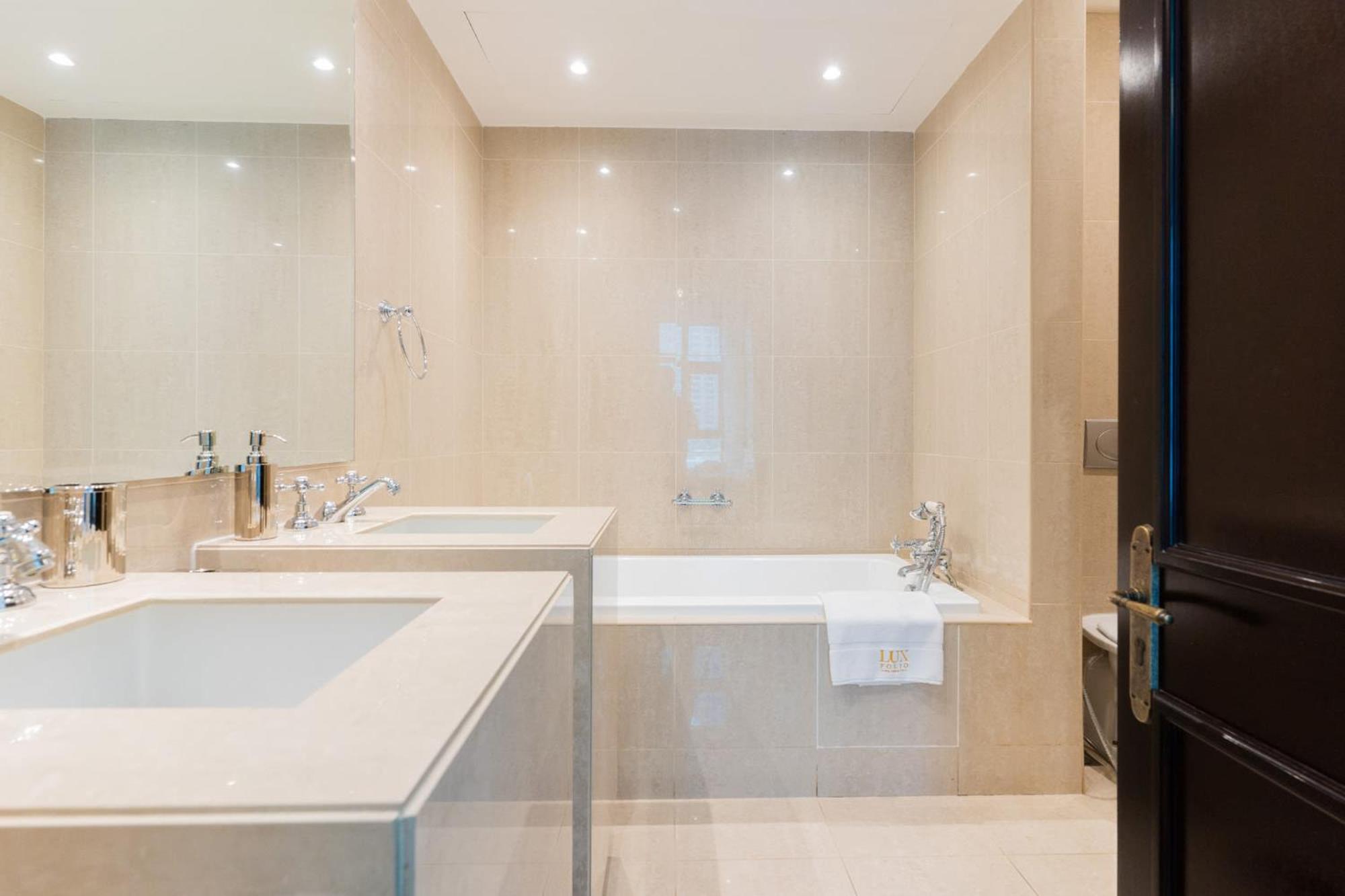 LUXFolio Retreats - Brand New - Full Burj View