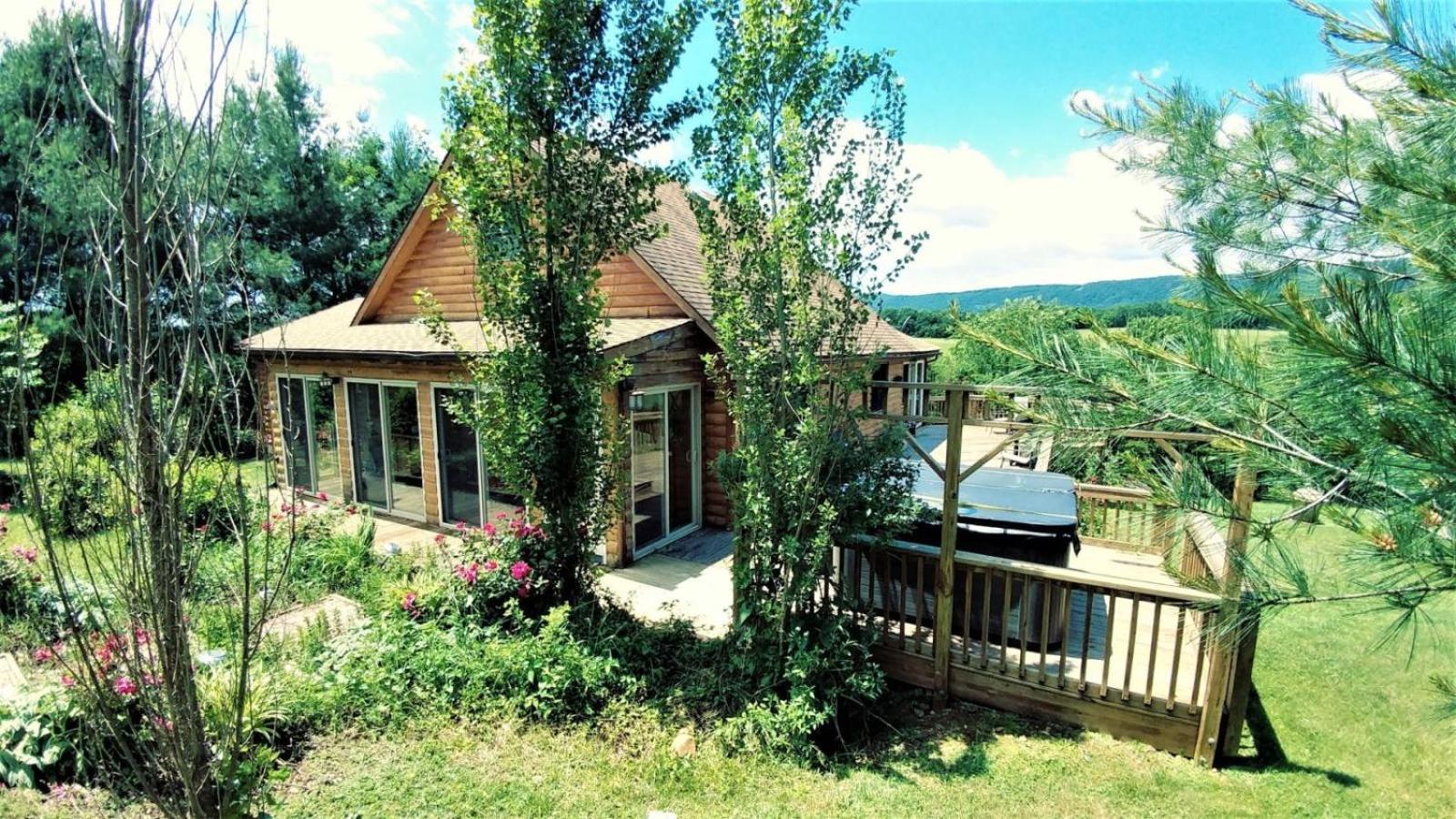 A Lazy River Cabin