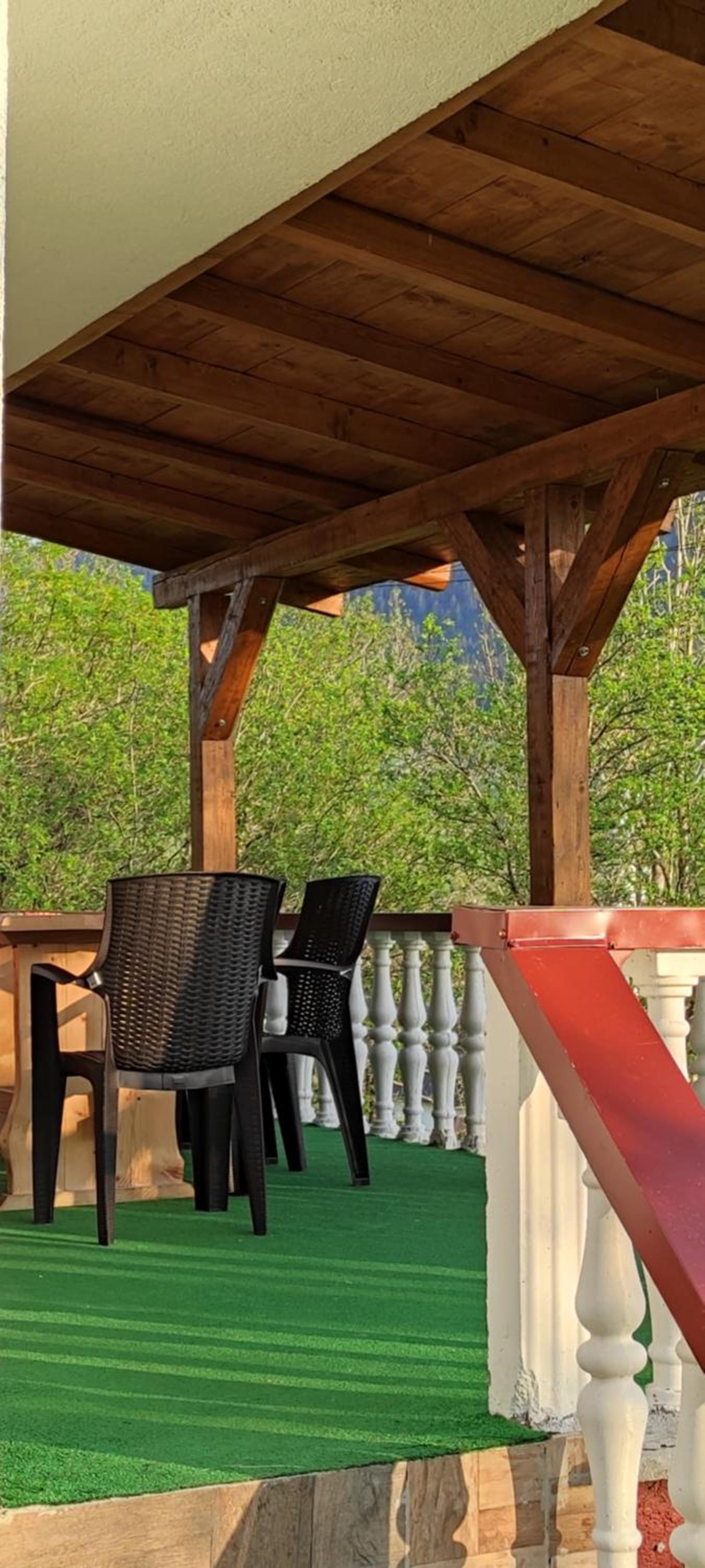 Vlasic holiday home