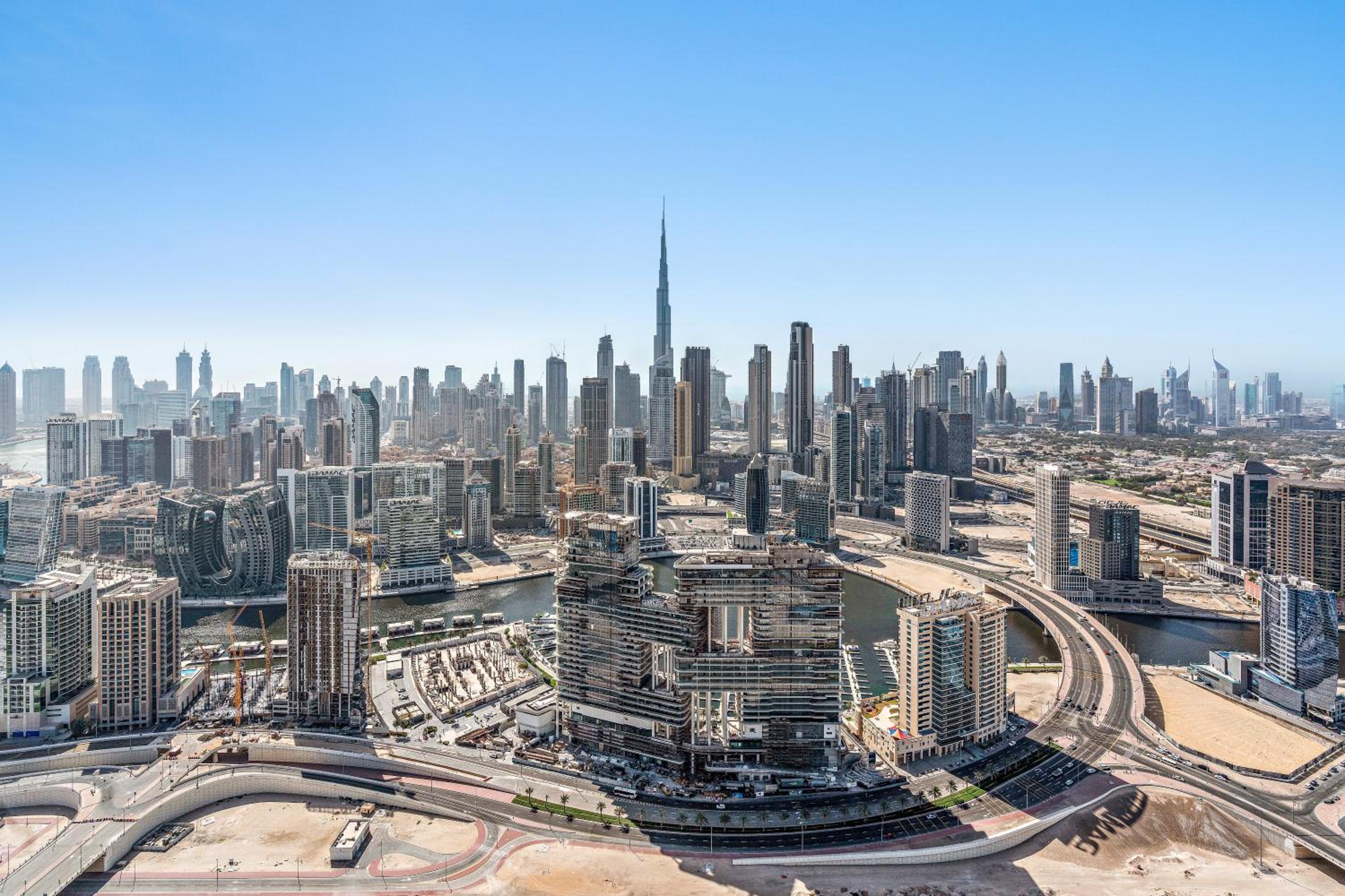 ALiving Luxury 1BR Paramount Tower Business bay with Burj Khalifa View 6203