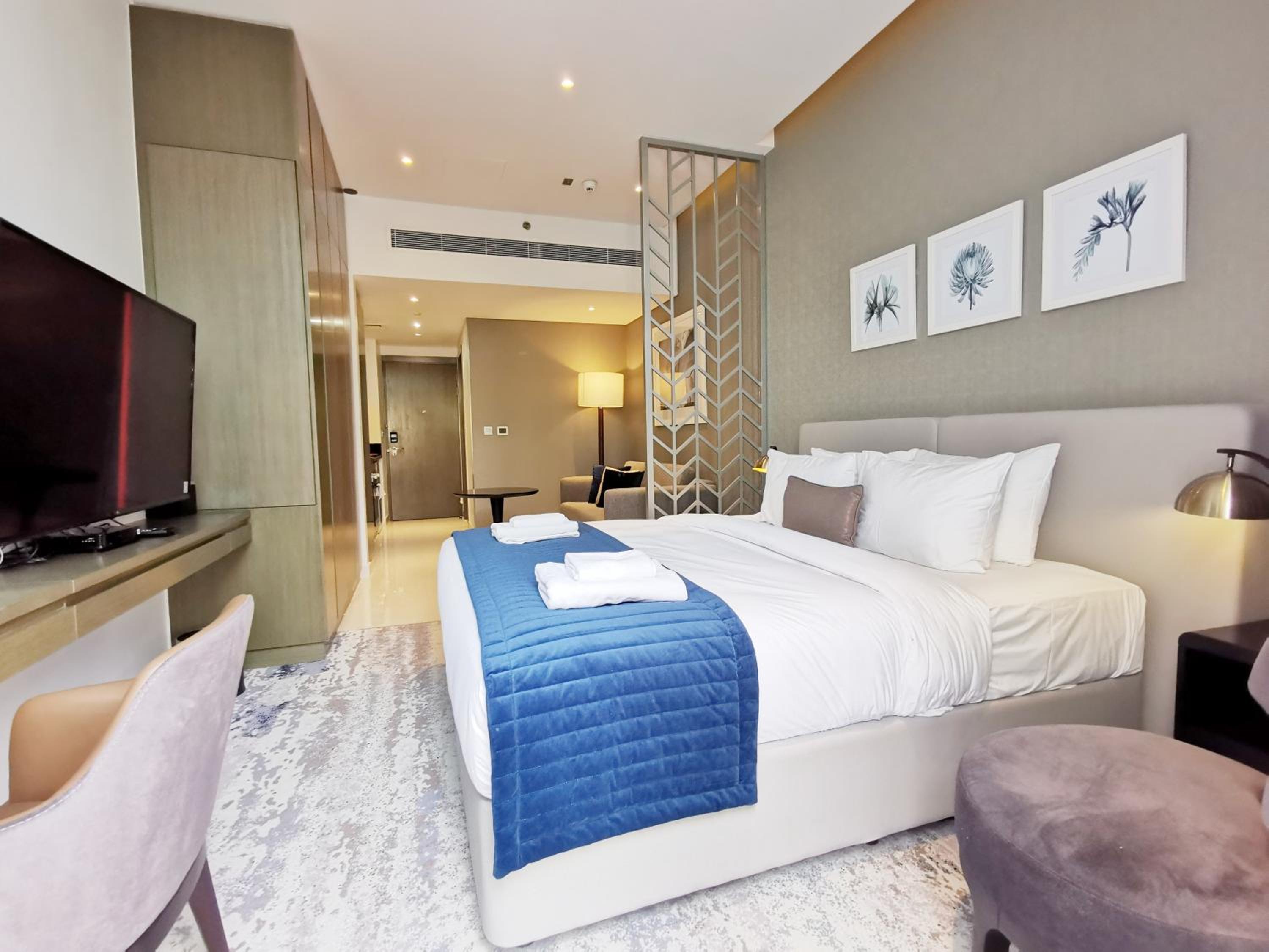 Vacay Lettings - Luxury studio in Business bay