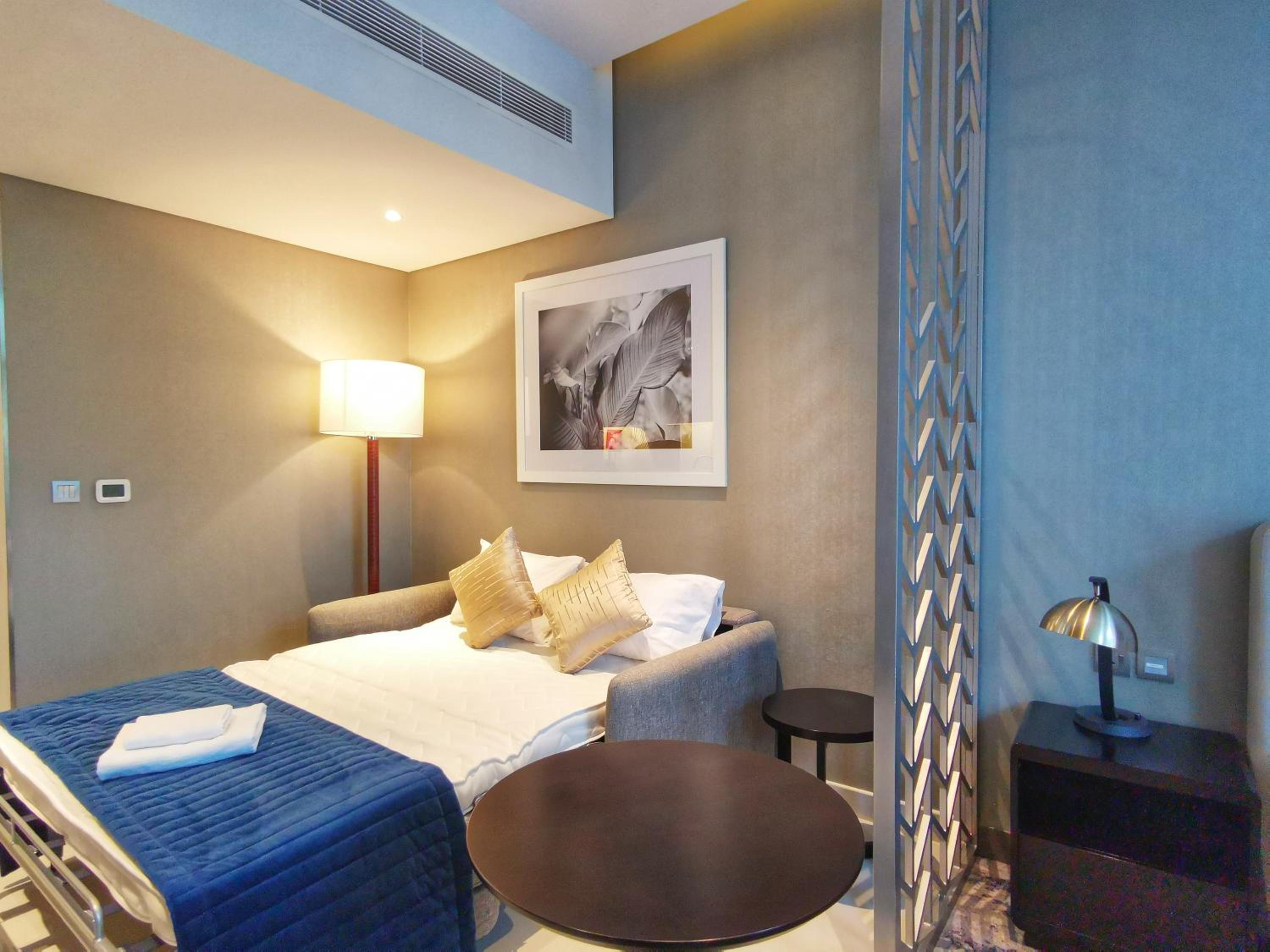 Vacay Lettings - Luxury studio in Business bay