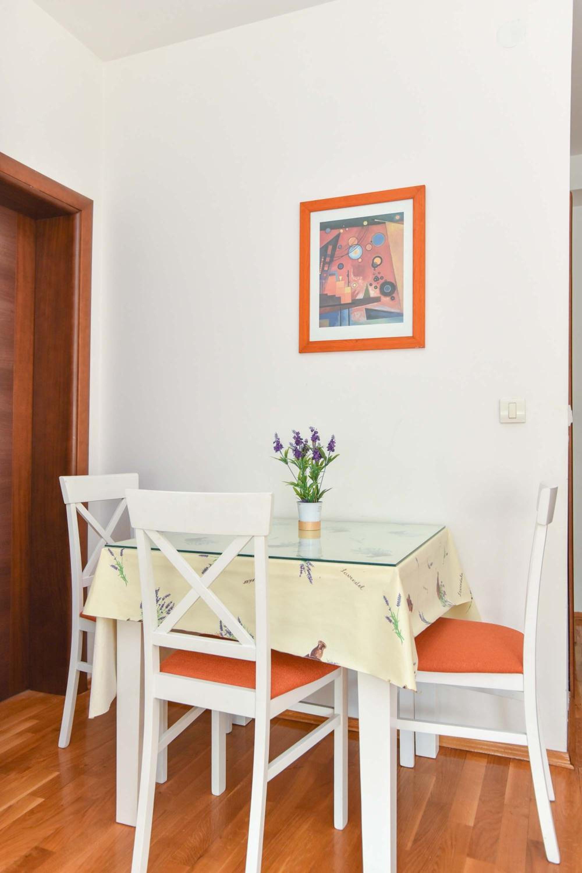 Modern Studio 200m from the Beach