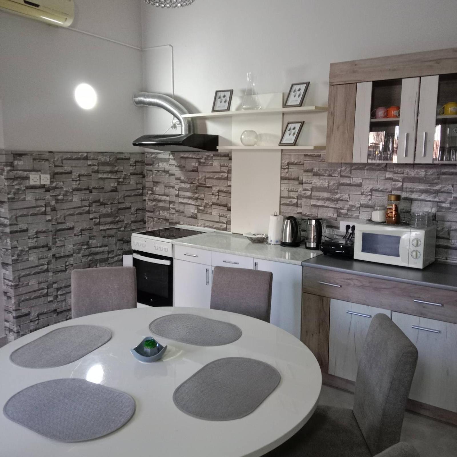 Apartmani Lena 1 view 5