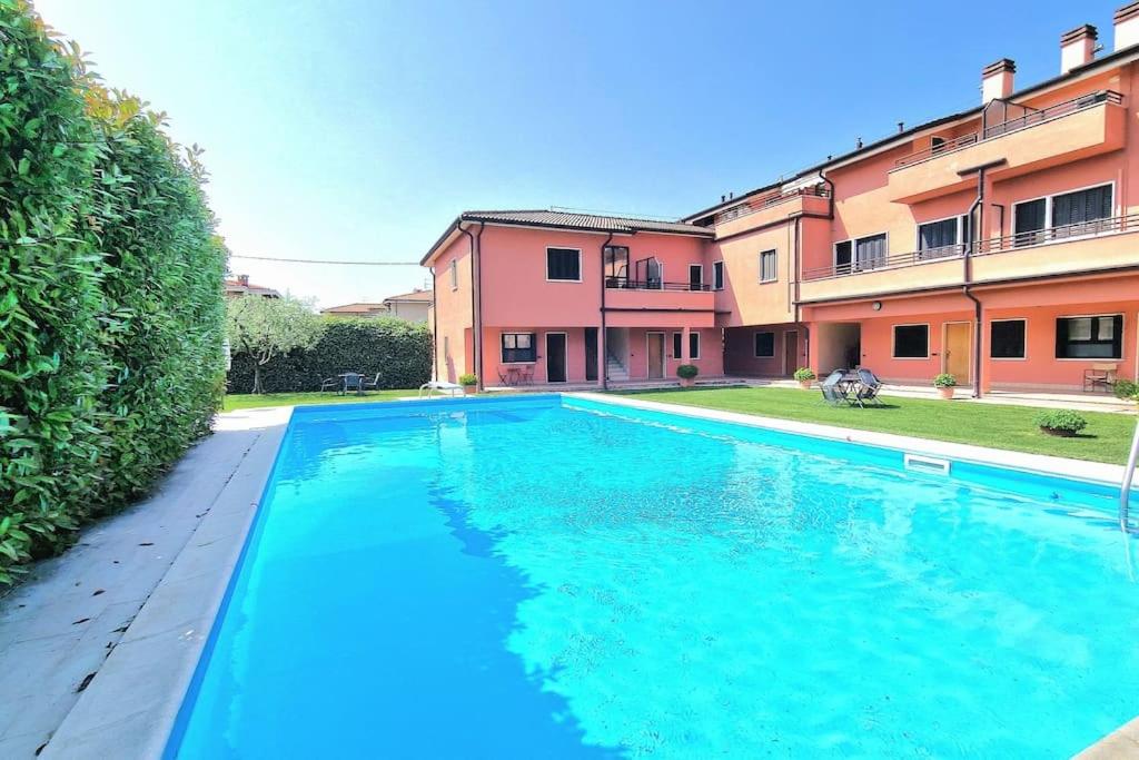 VOLTA Pool&Beach apartment