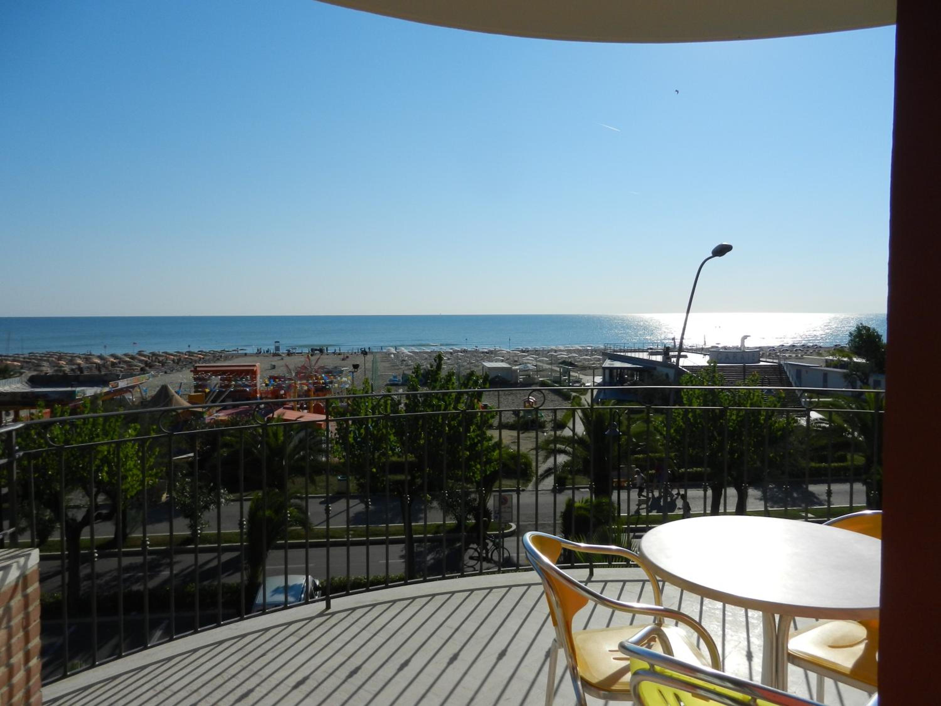 Balcony & Terrace