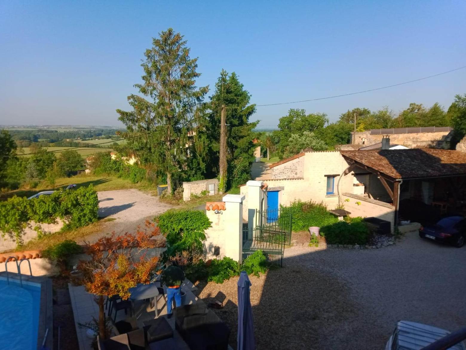 Manoir Le Cristal , grosses reductions sur les entrées du Futuroscpe, petites et grandes chambres familiales