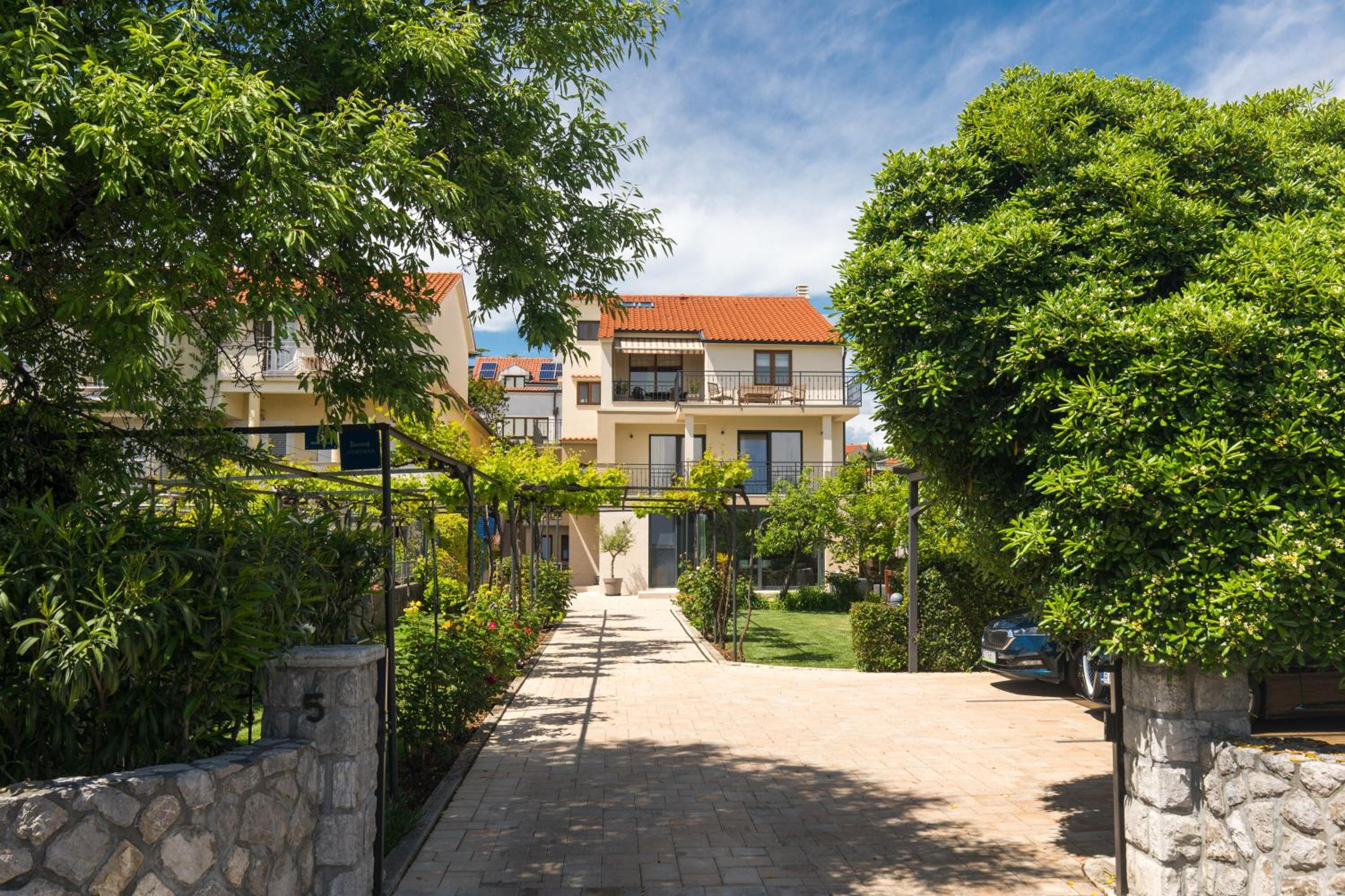 Apartments Morozin