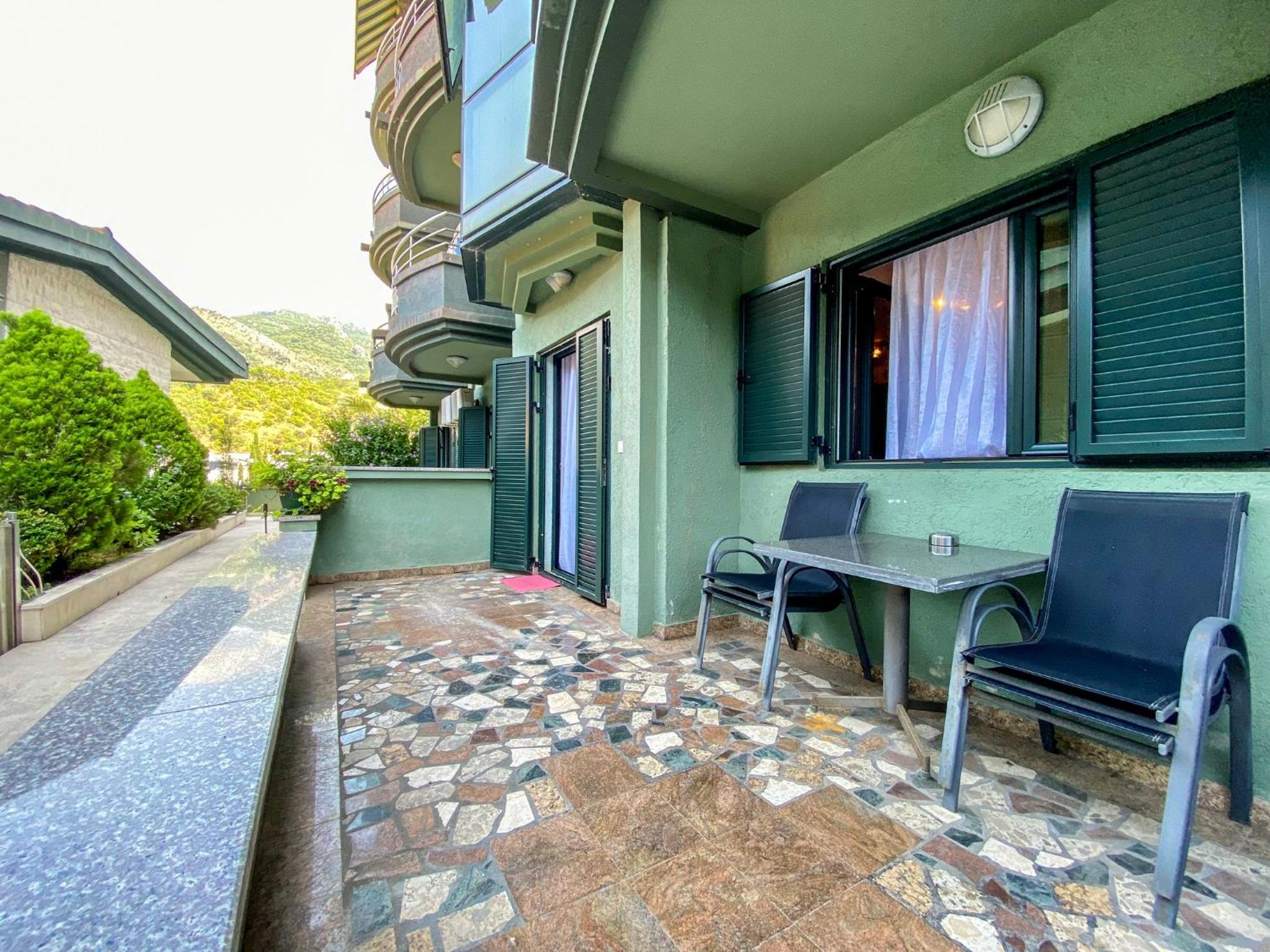 Apartment Green Building photo 2