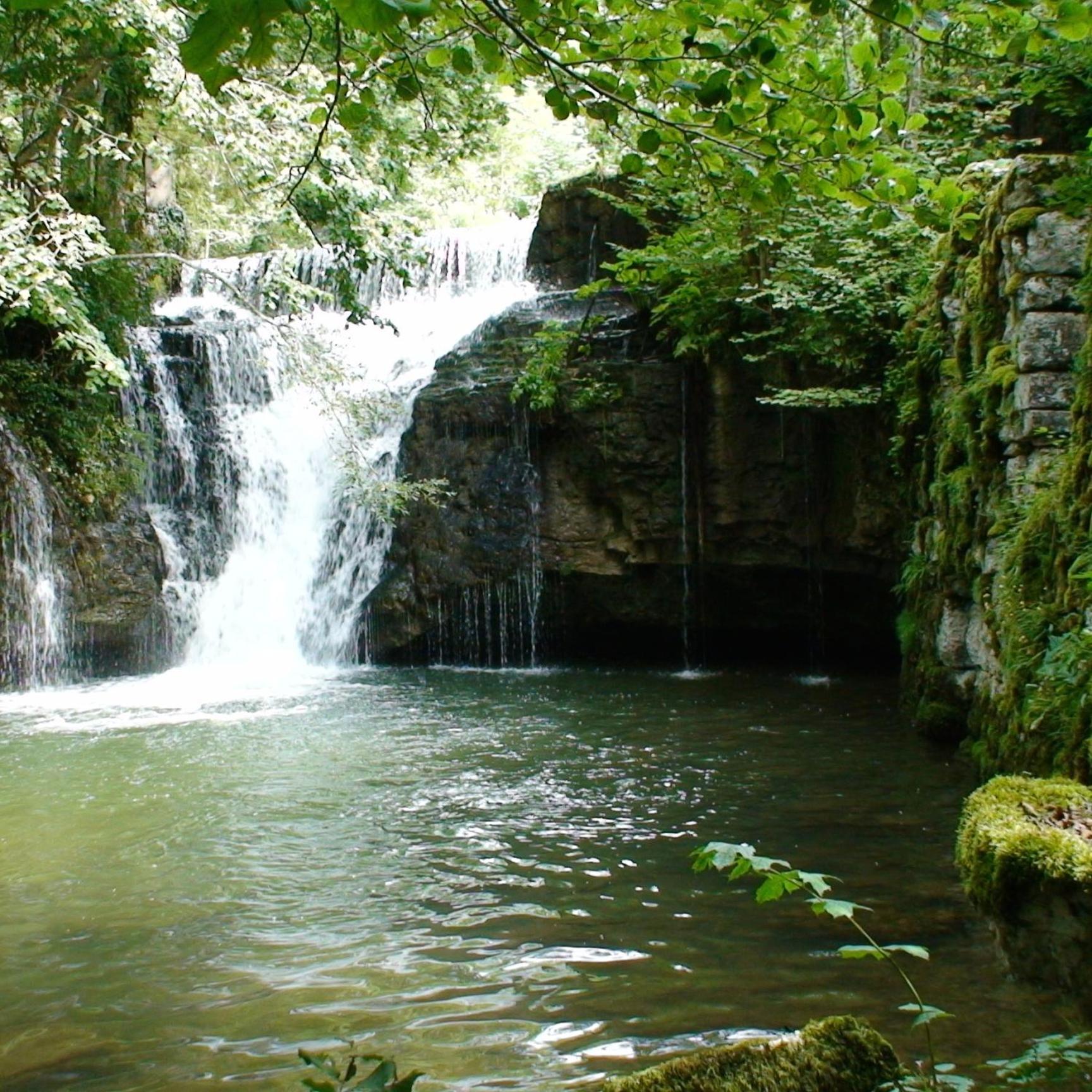 Au Moulin des Fées - Maison d'hôtes Cascades du Hérisson