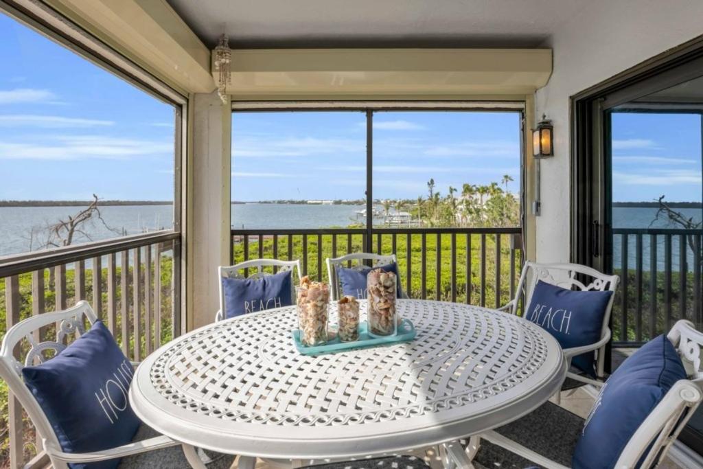 Sunset Captiva Bayside 204 condo