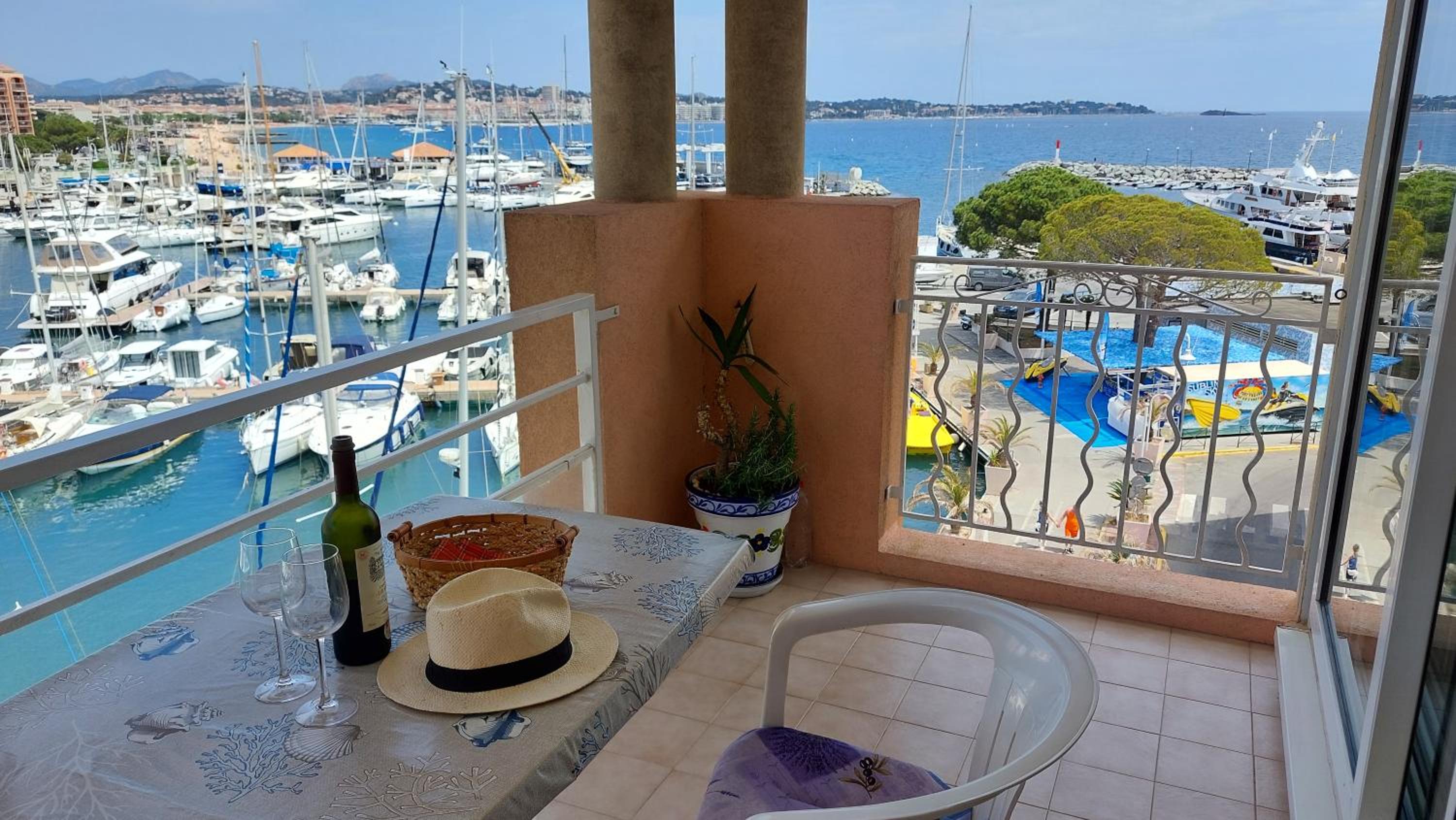 Apartment Hirondelle Port Frejus view 3