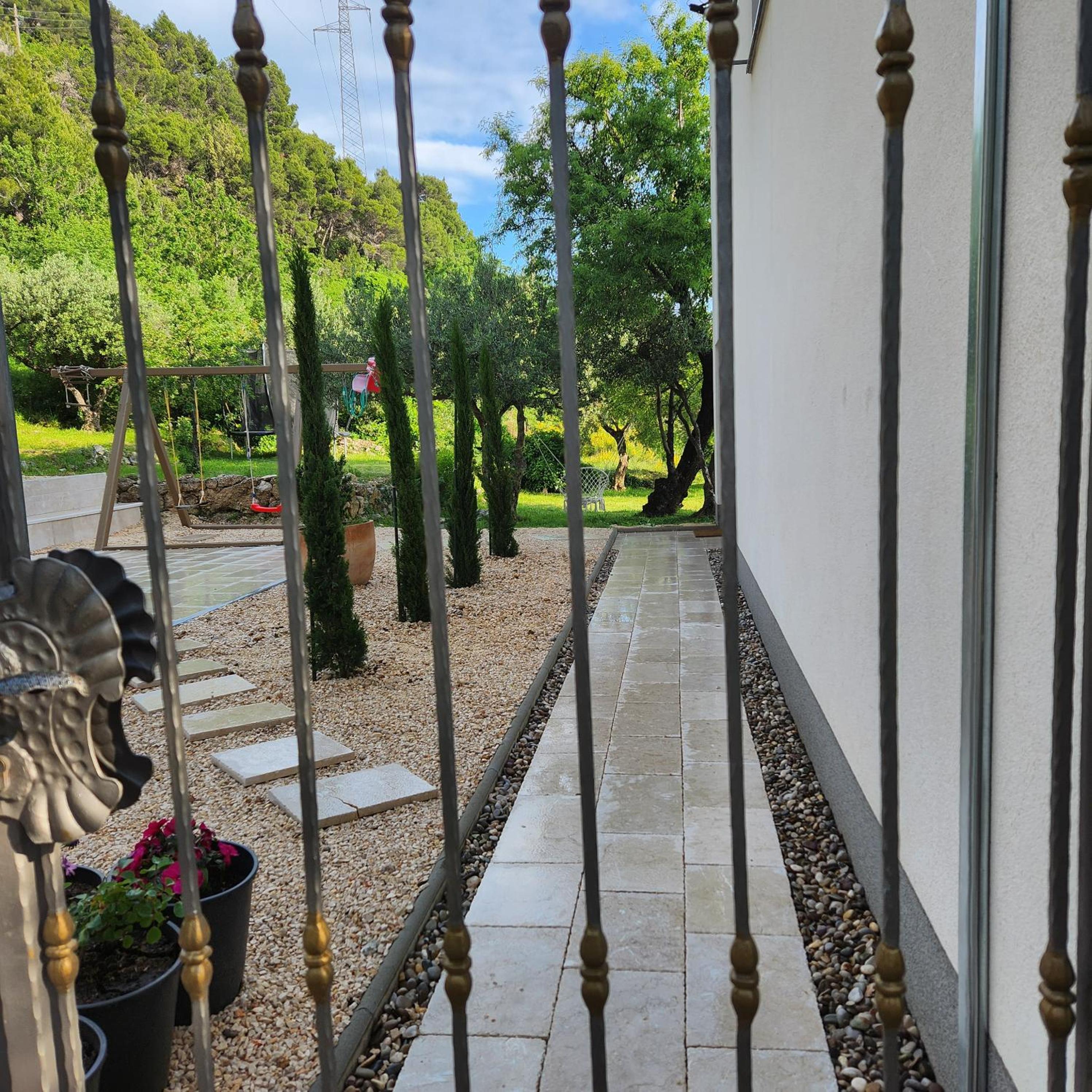 Photo 28