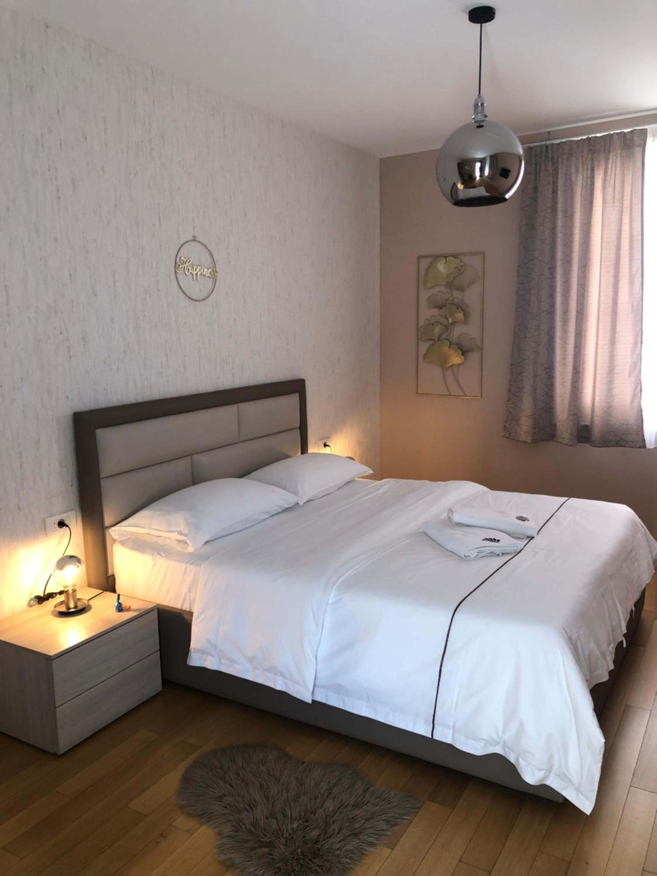 Zoilo Rooms self check-in