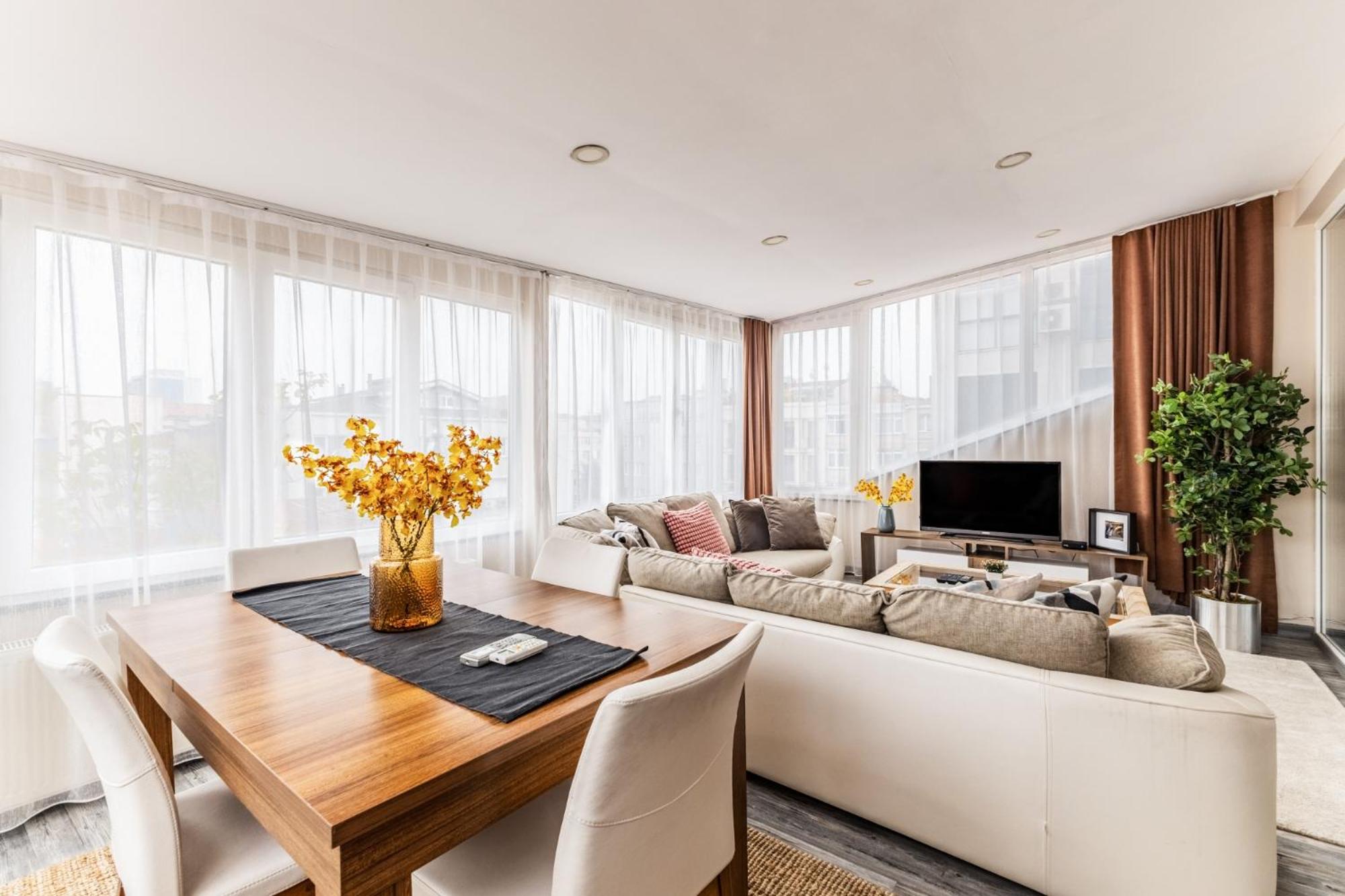 Modern and Spacious Flat In Central Sisli photo 2
