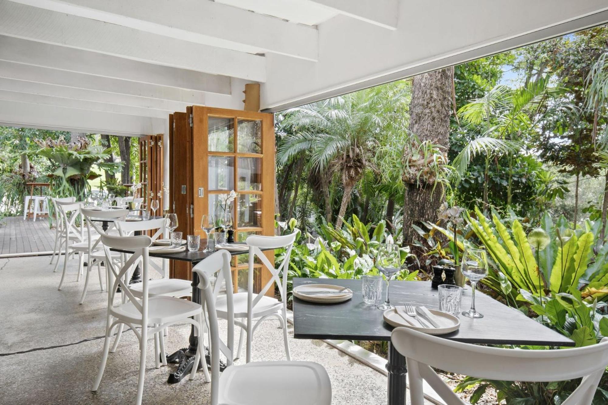 restaurant