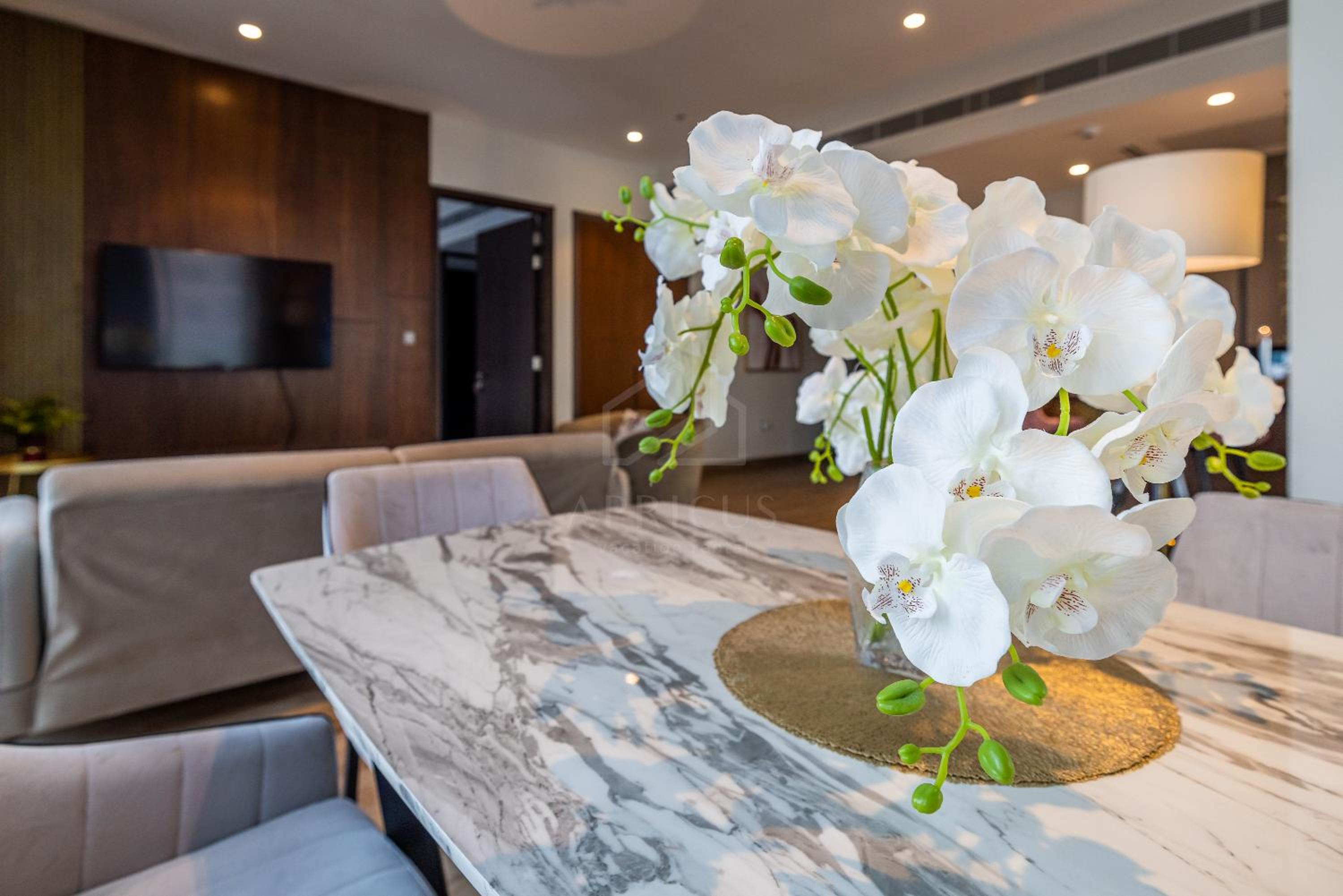 Luxury apartment in Marina Gate Jumeirah Living