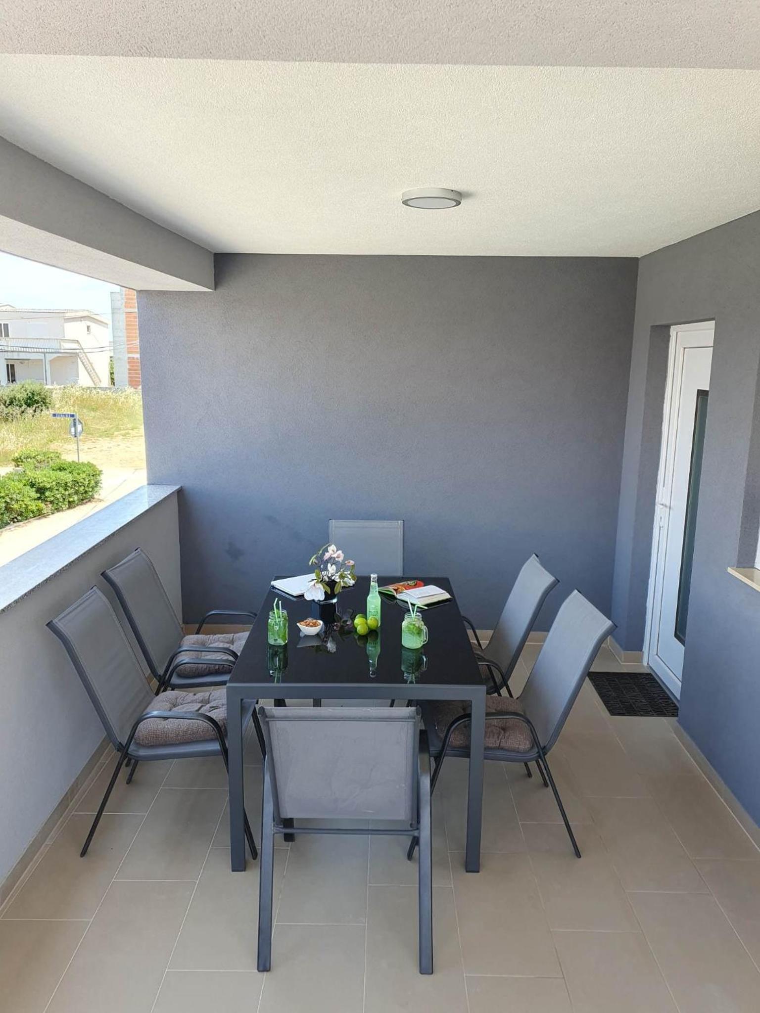 New apartment Vir, 200m from beach