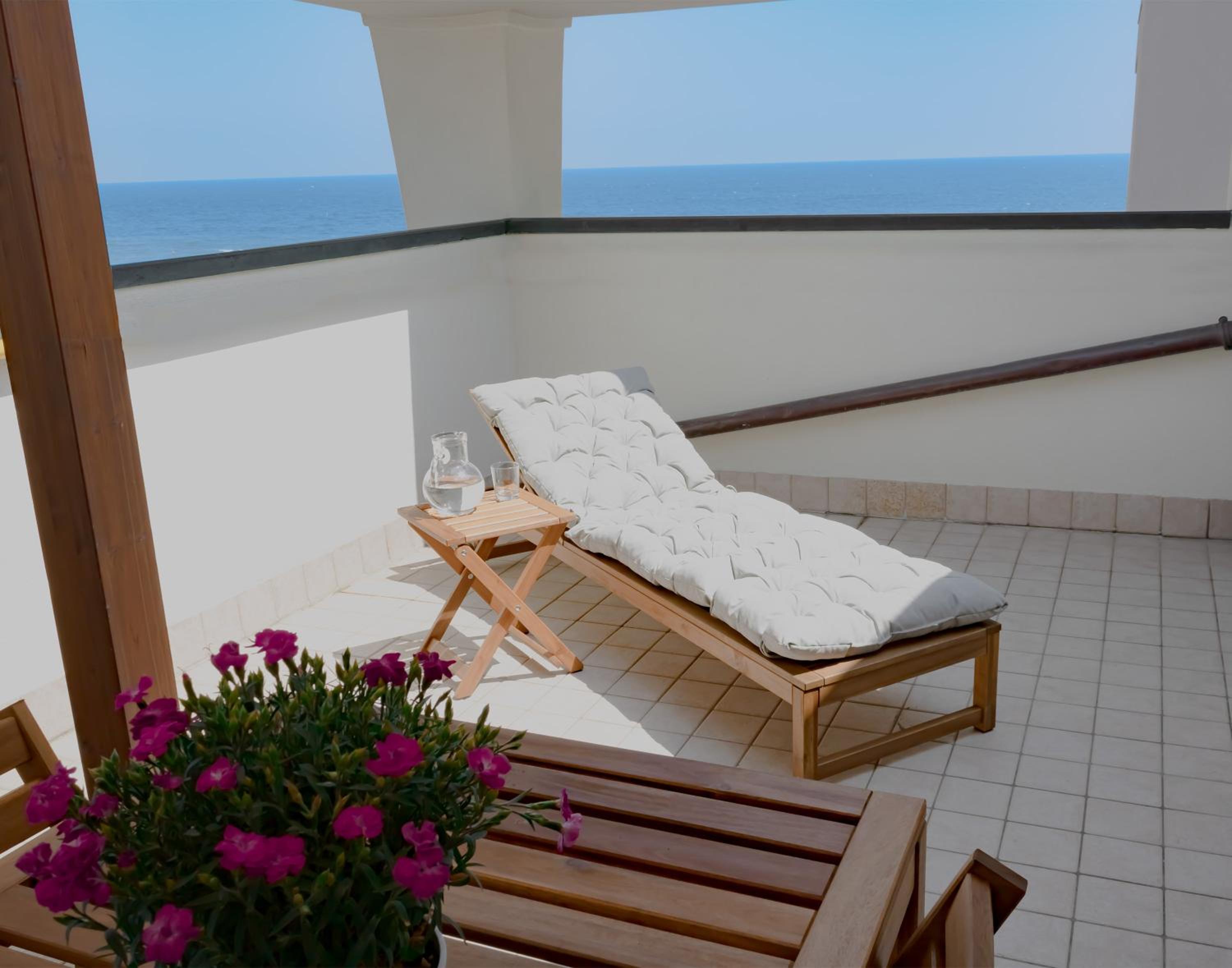 Balcony & Terrace