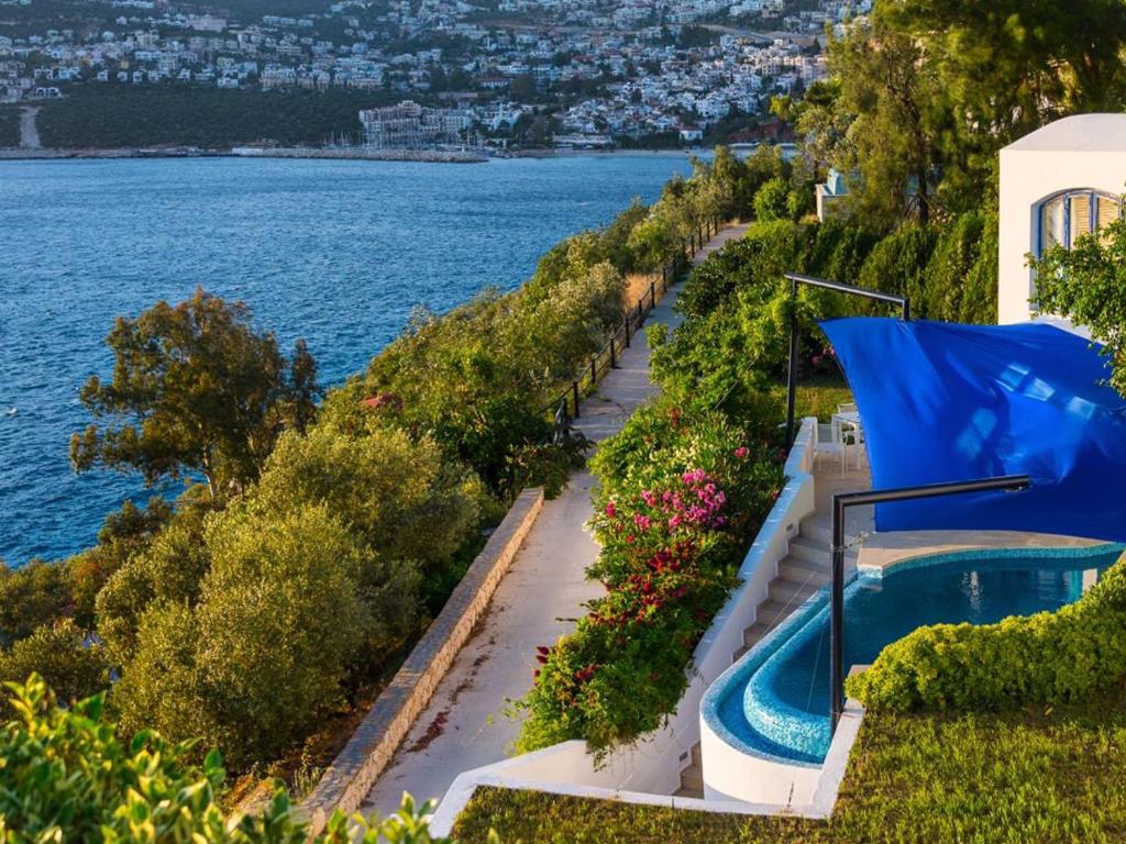 The White Collection - Villa Sun