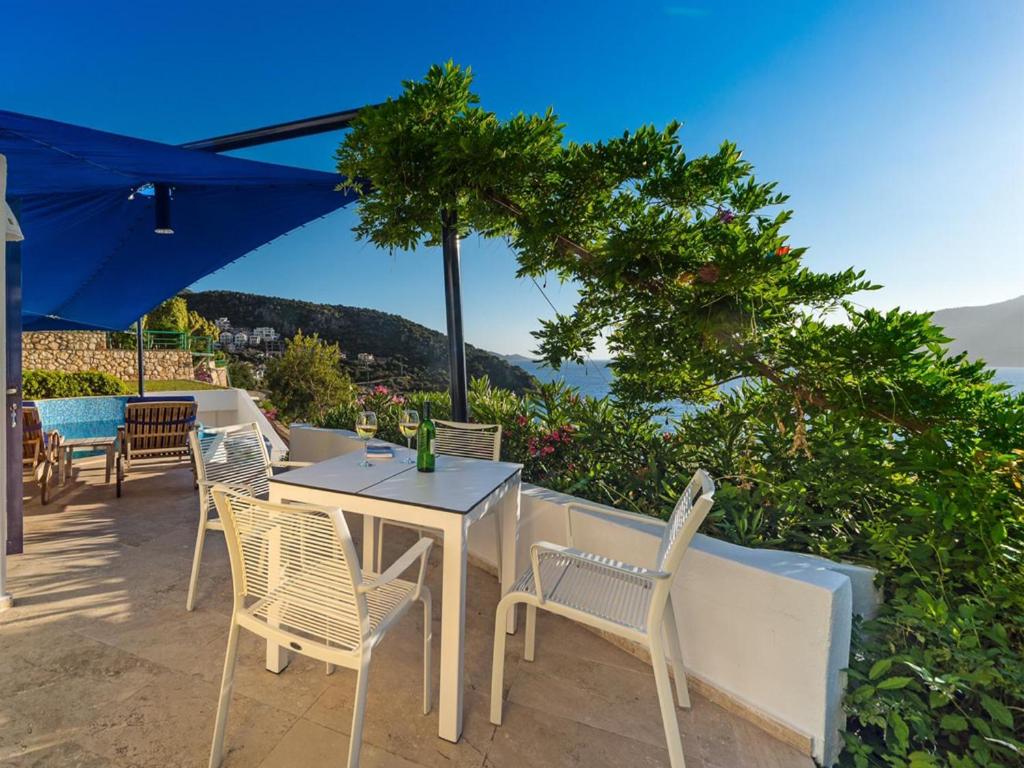 The White Collection - Villa Sun