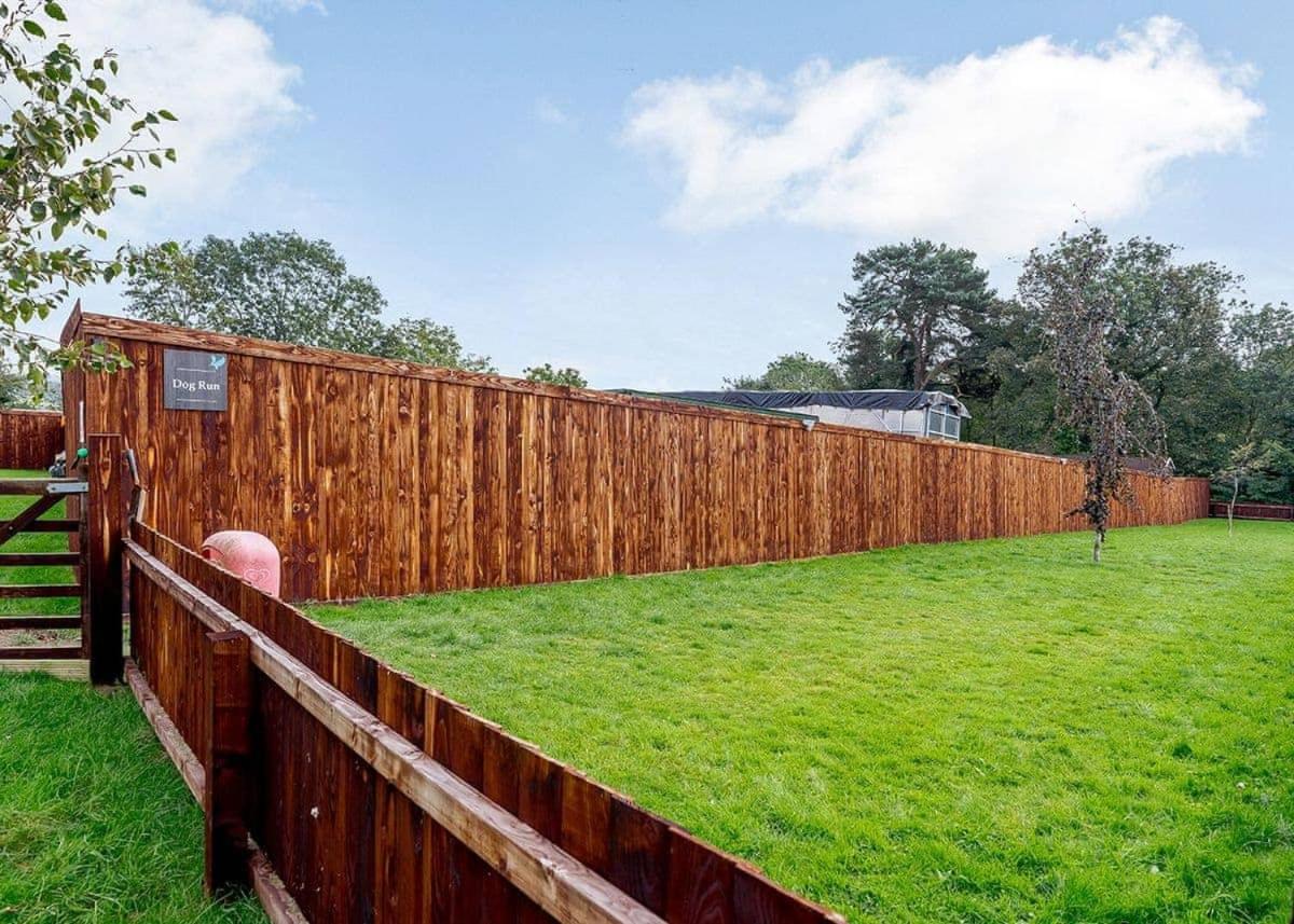 Ashlea Pools Lodges