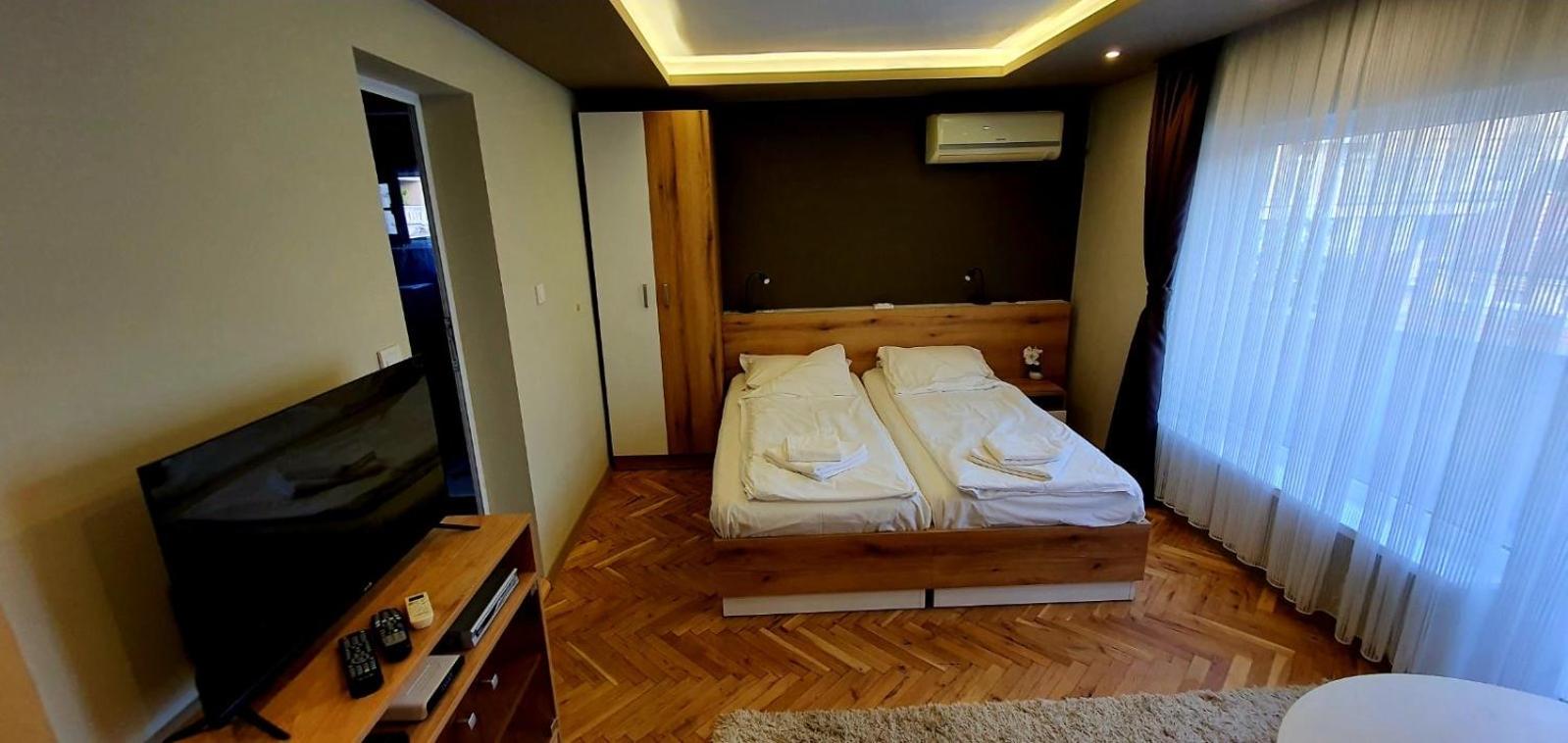 Ivet Guest rooms
