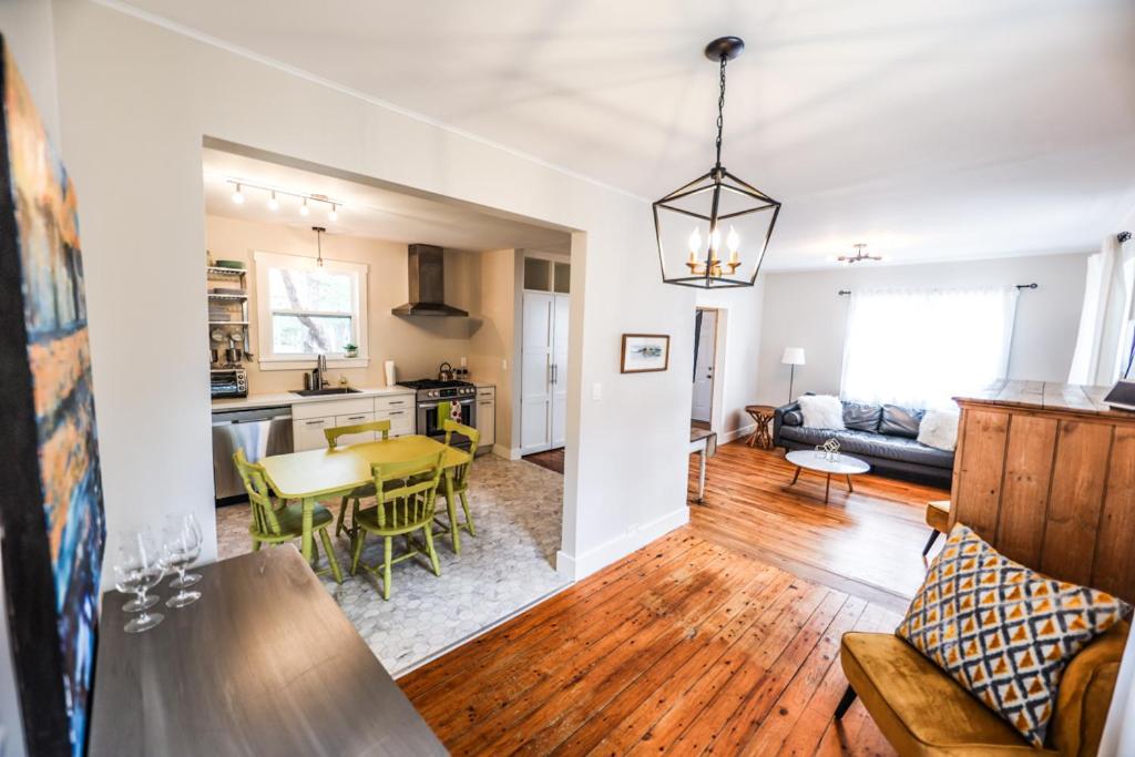 The Kitch'inn - Boutique Inn and Wine Bar
