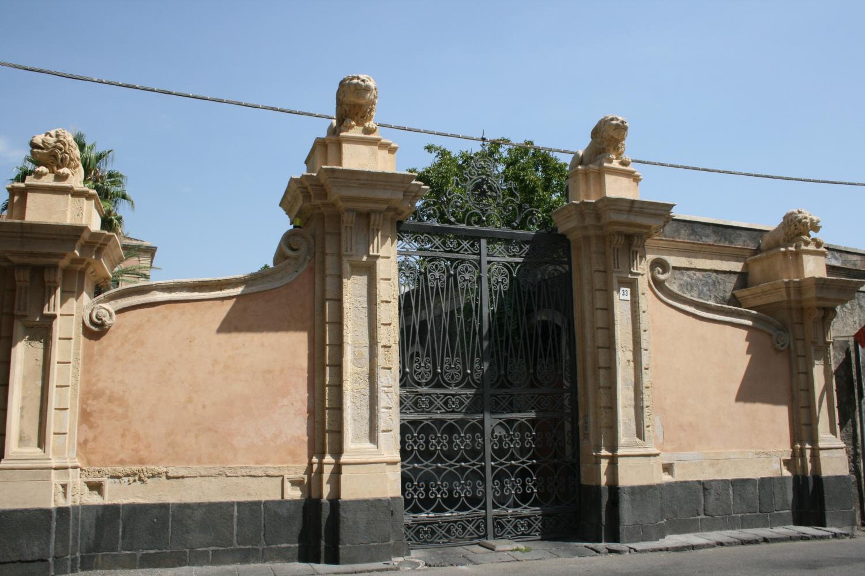 Villa dei leoni view 3