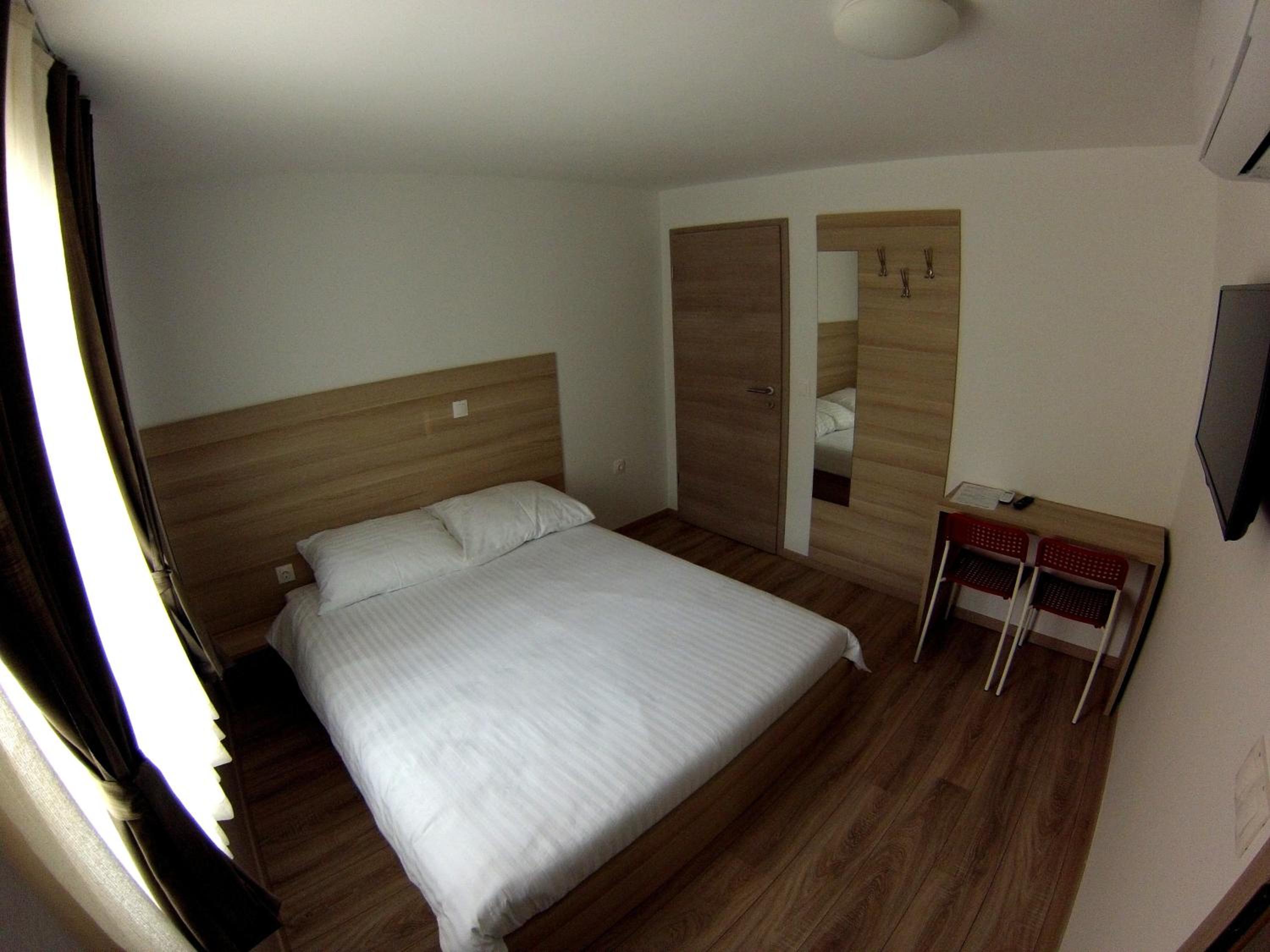 Sweet Dreams Rooms and Apartments Postojna view 3