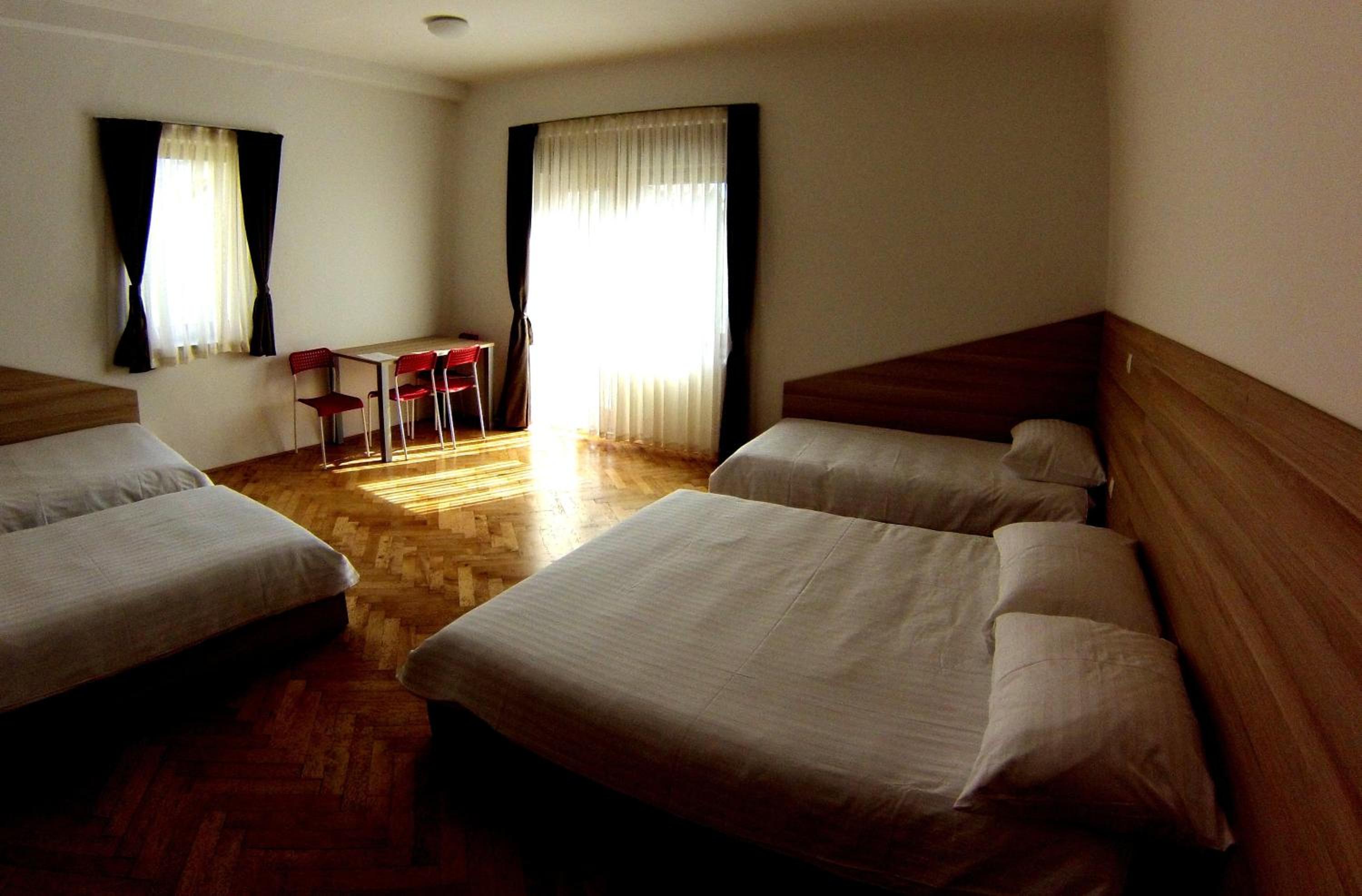 Sweet Dreams Rooms and Apartments Postojna view 2