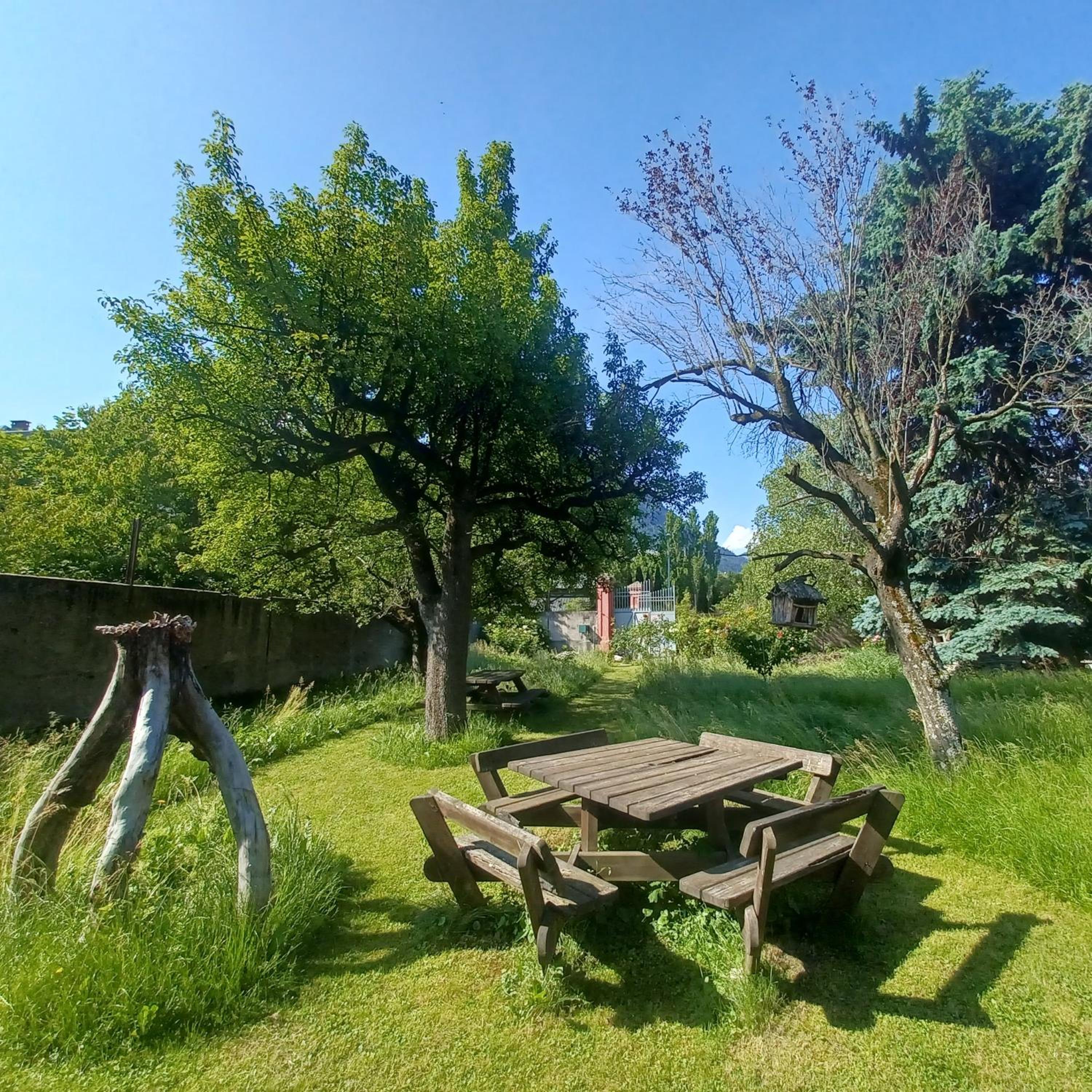 Chalet Les Cols - Chambres avec terrasse & jardin - proche de la nouvelle gare 4